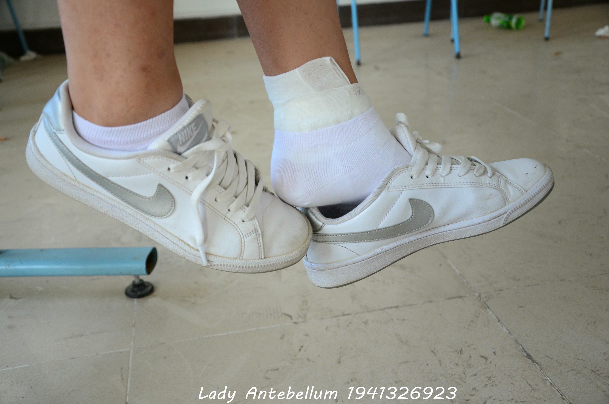 [战前女神] 恋足美腿棉袜女神级摄影套图 036 [73P-101MB]_第3集