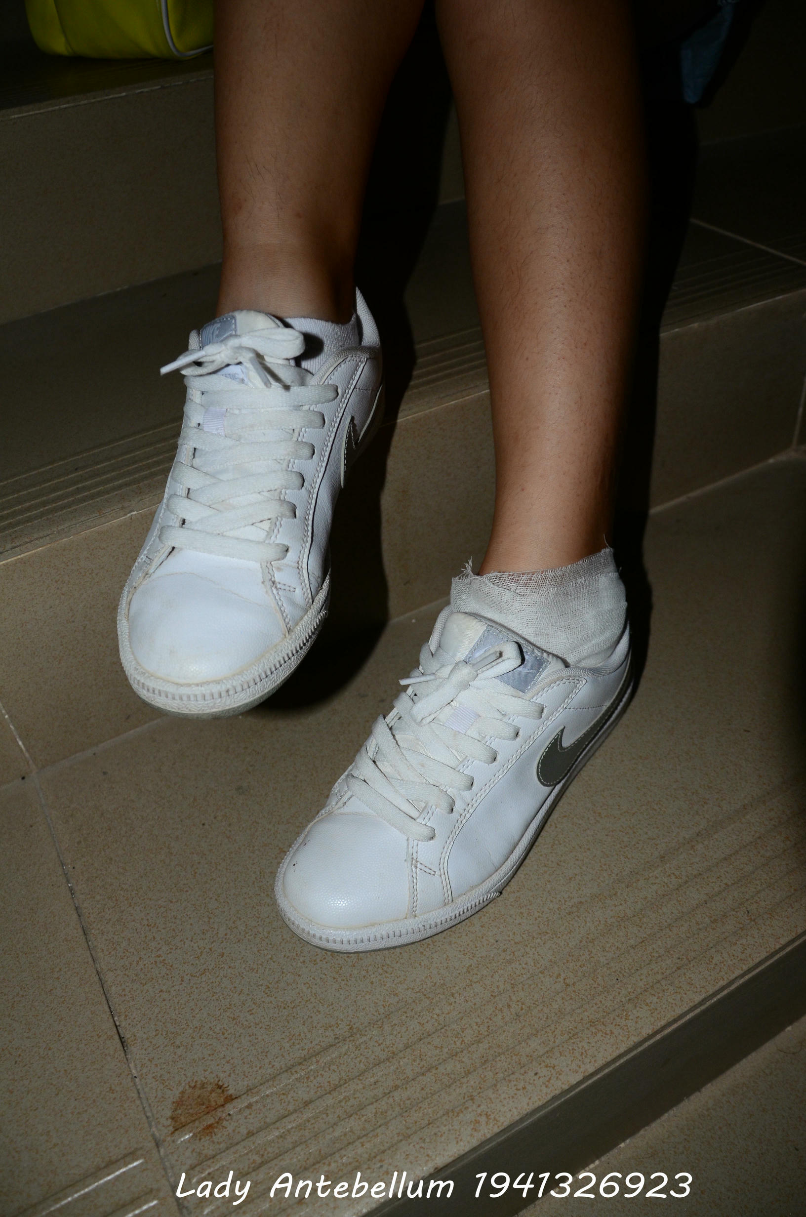 [战前女神] 恋足美腿棉袜女神级摄影套图 036 [73P-101MB]_第1集