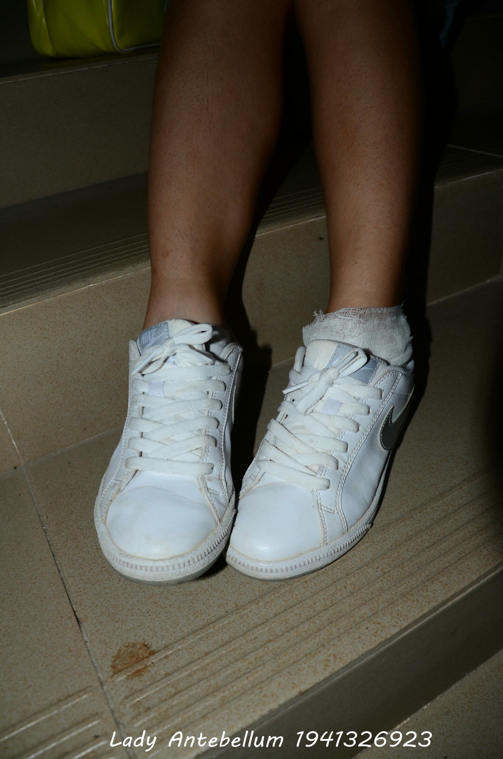 [战前女神] 恋足美腿棉袜女神级摄影套图 036 [73P-101MB]_第1集