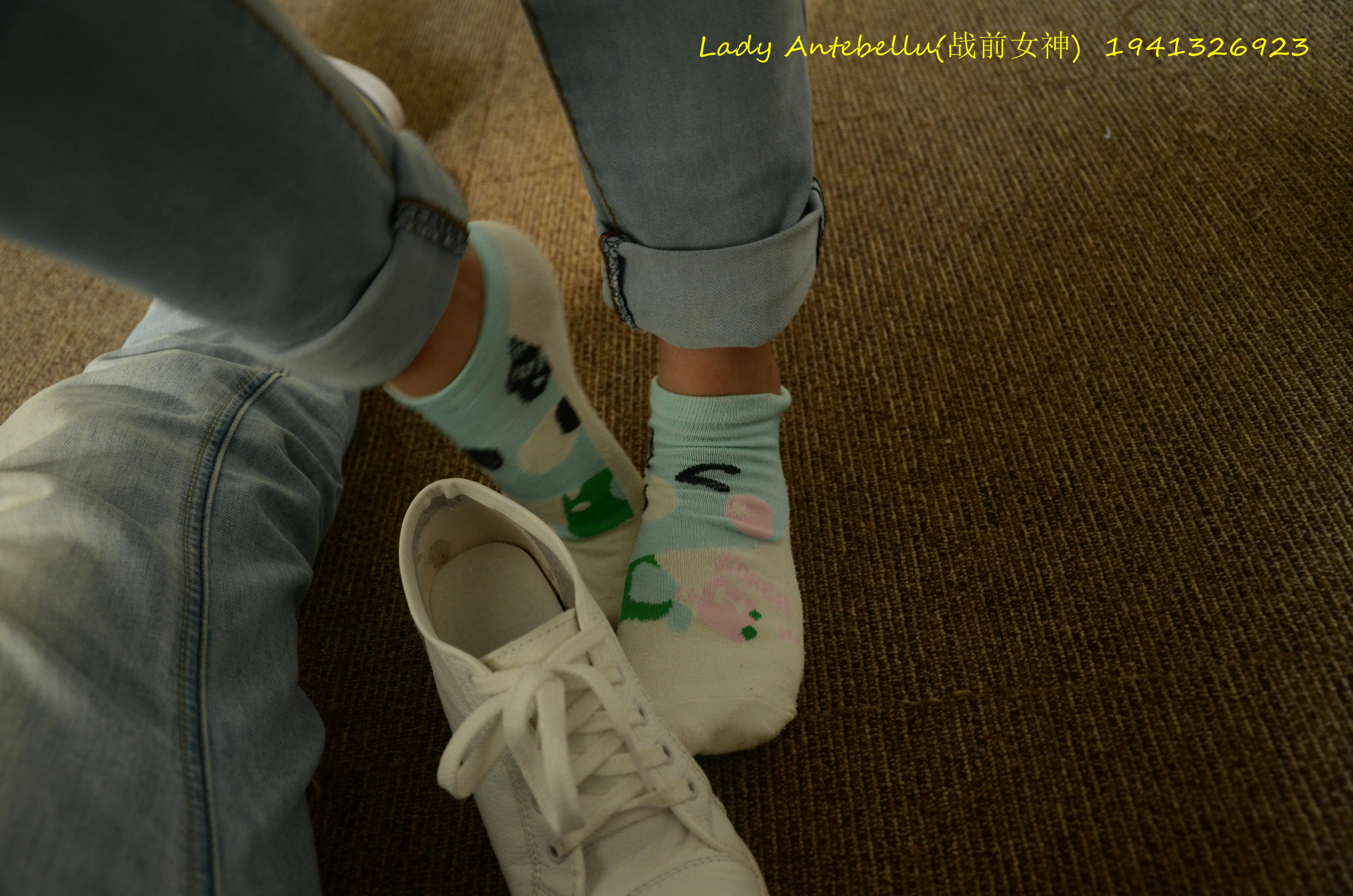 [战前女神] 恋足美腿棉袜女神级摄影套图 037 [182P-480MB]_第1集