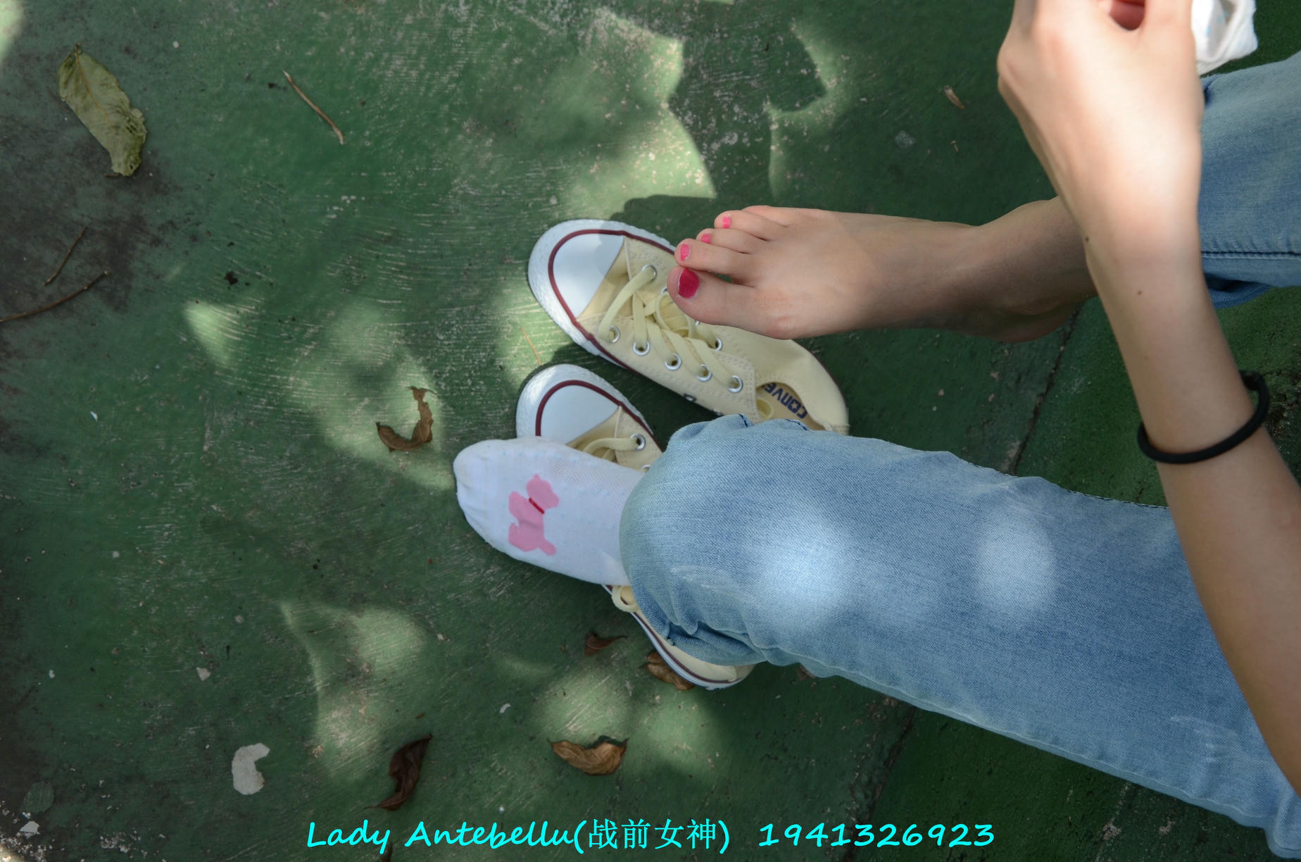 [战前女神] 恋足美腿棉袜女神级摄影套图 038 [231P-336MB]_第9集