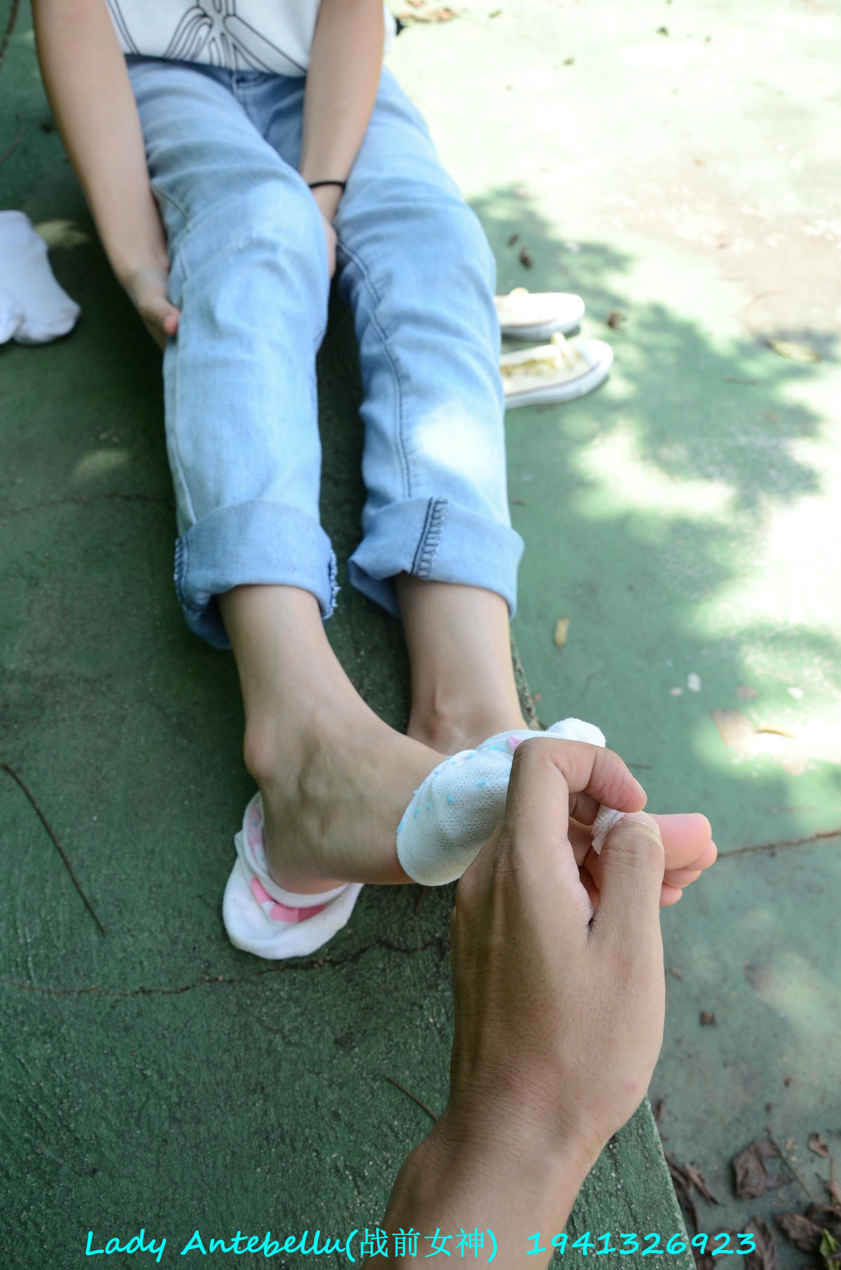 [战前女神] 恋足美腿棉袜女神级摄影套图 038 [231P-336MB]_第11集