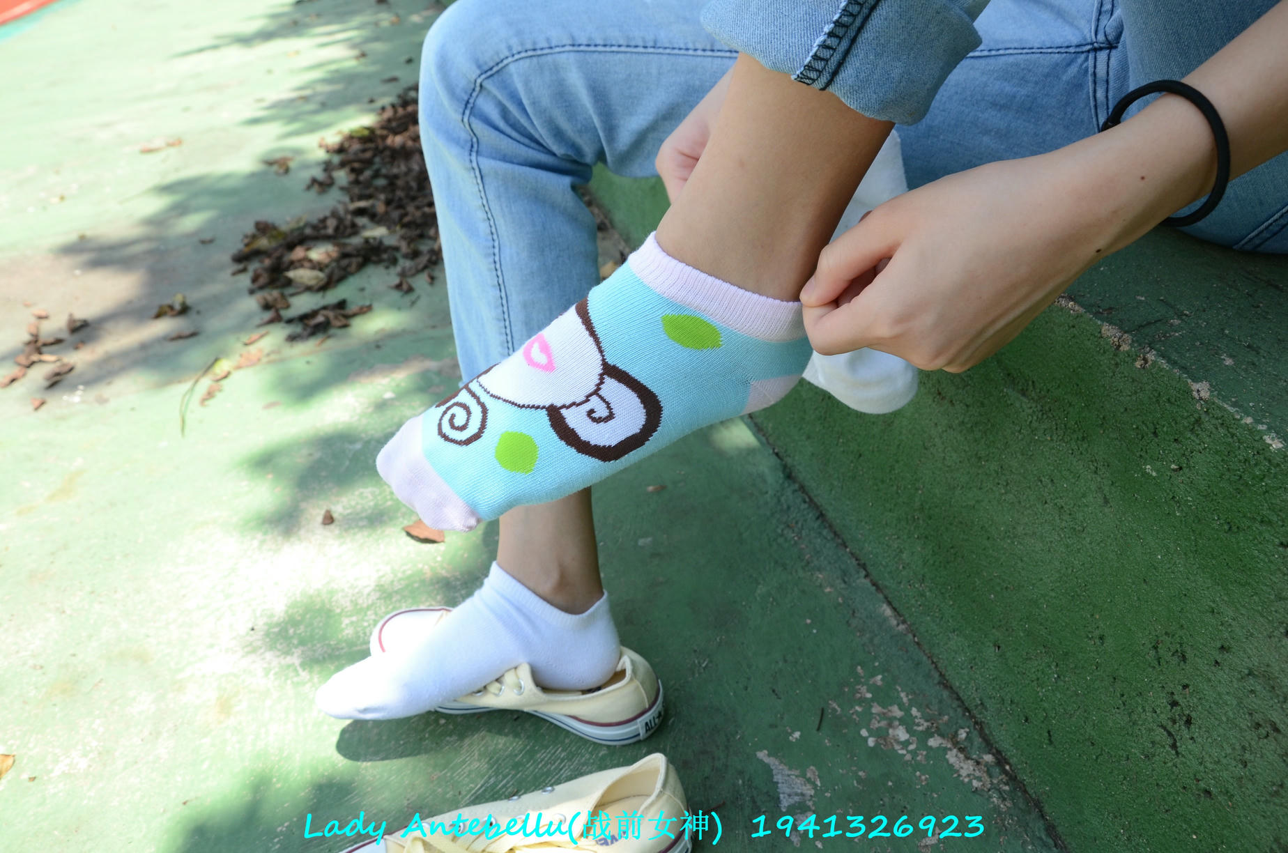 [战前女神] 恋足美腿棉袜女神级摄影套图 038 [231P-336MB]_第5集