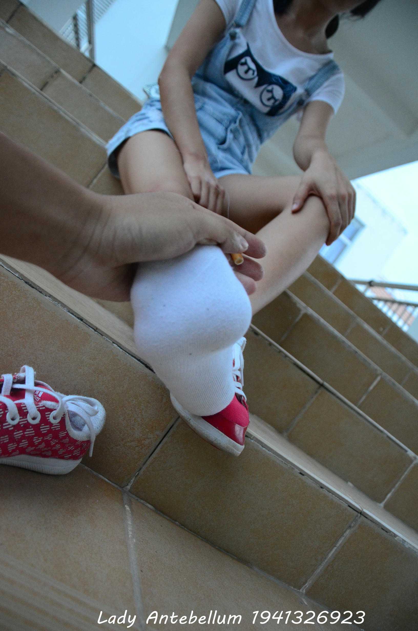 [战前女神] 恋足美腿棉袜女神级摄影套图 039 [37P-118MB]_第1集