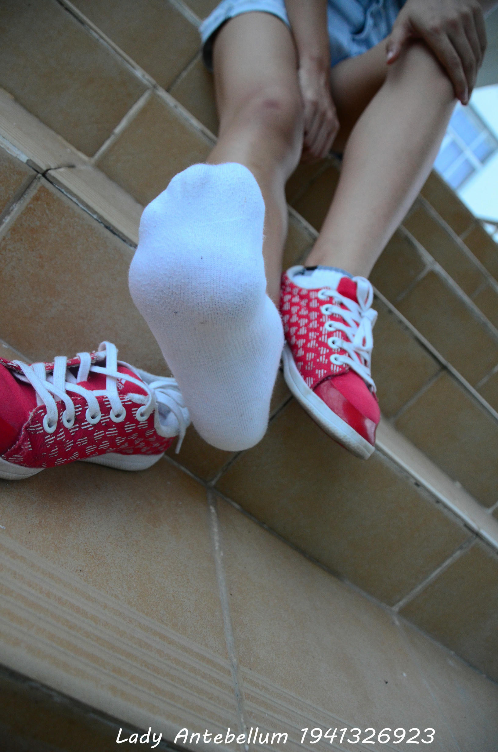 [战前女神] 恋足美腿棉袜女神级摄影套图 039 [37P-118MB]_第1集