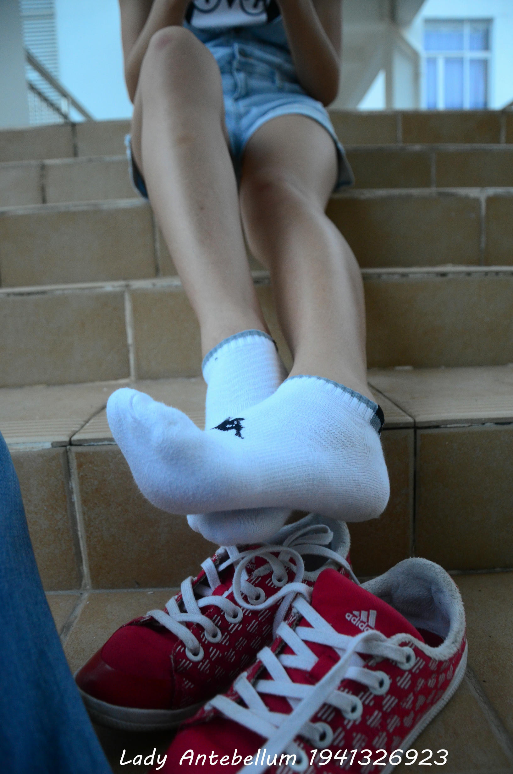 [战前女神] 恋足美腿棉袜女神级摄影套图 039 [37P-118MB]_第2集