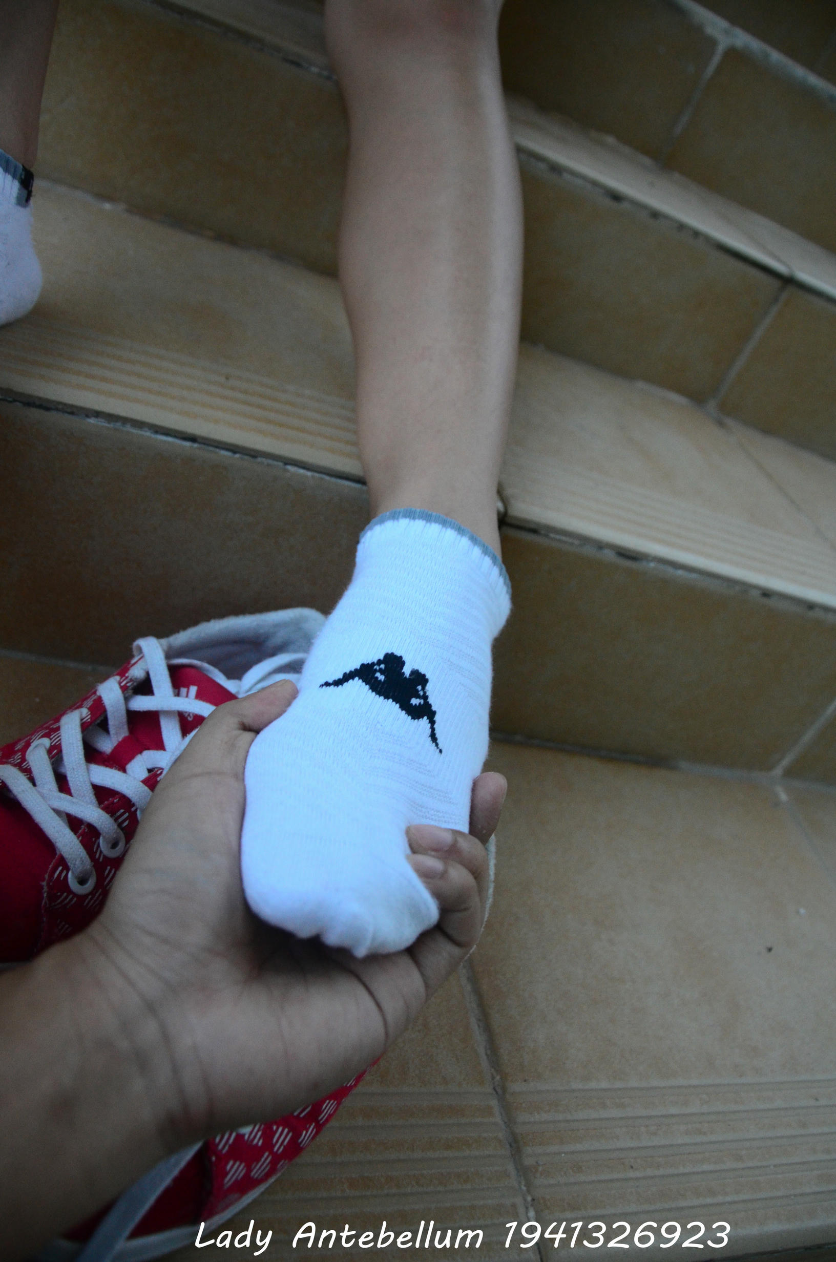 [战前女神] 恋足美腿棉袜女神级摄影套图 039 [37P-118MB]_第2集