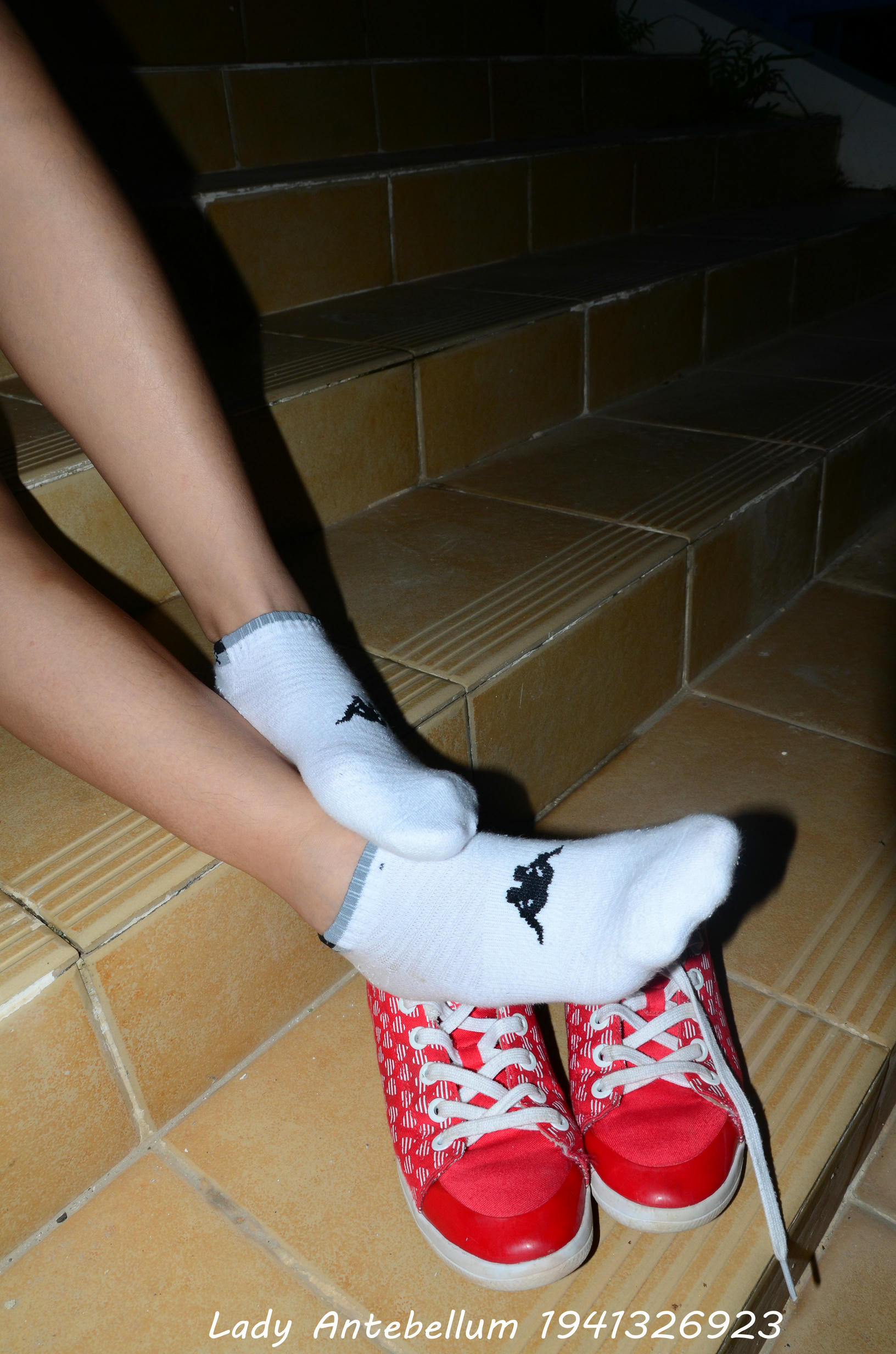 [战前女神] 恋足美腿棉袜女神级摄影套图 039 [37P-118MB]_第2集