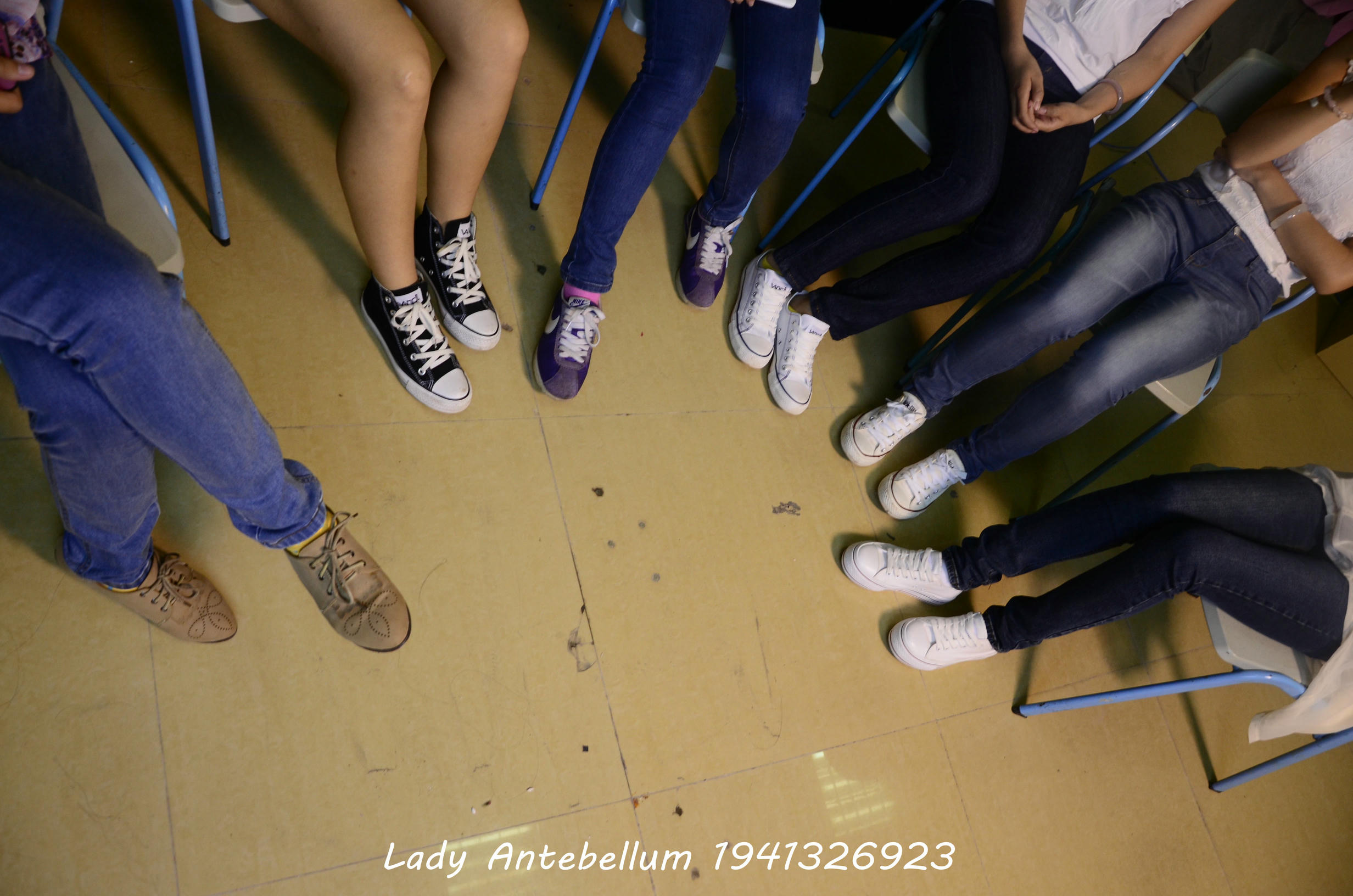 [战前女神] 恋足美腿棉袜女神级摄影套图 004 [314P-365MB]_第1集