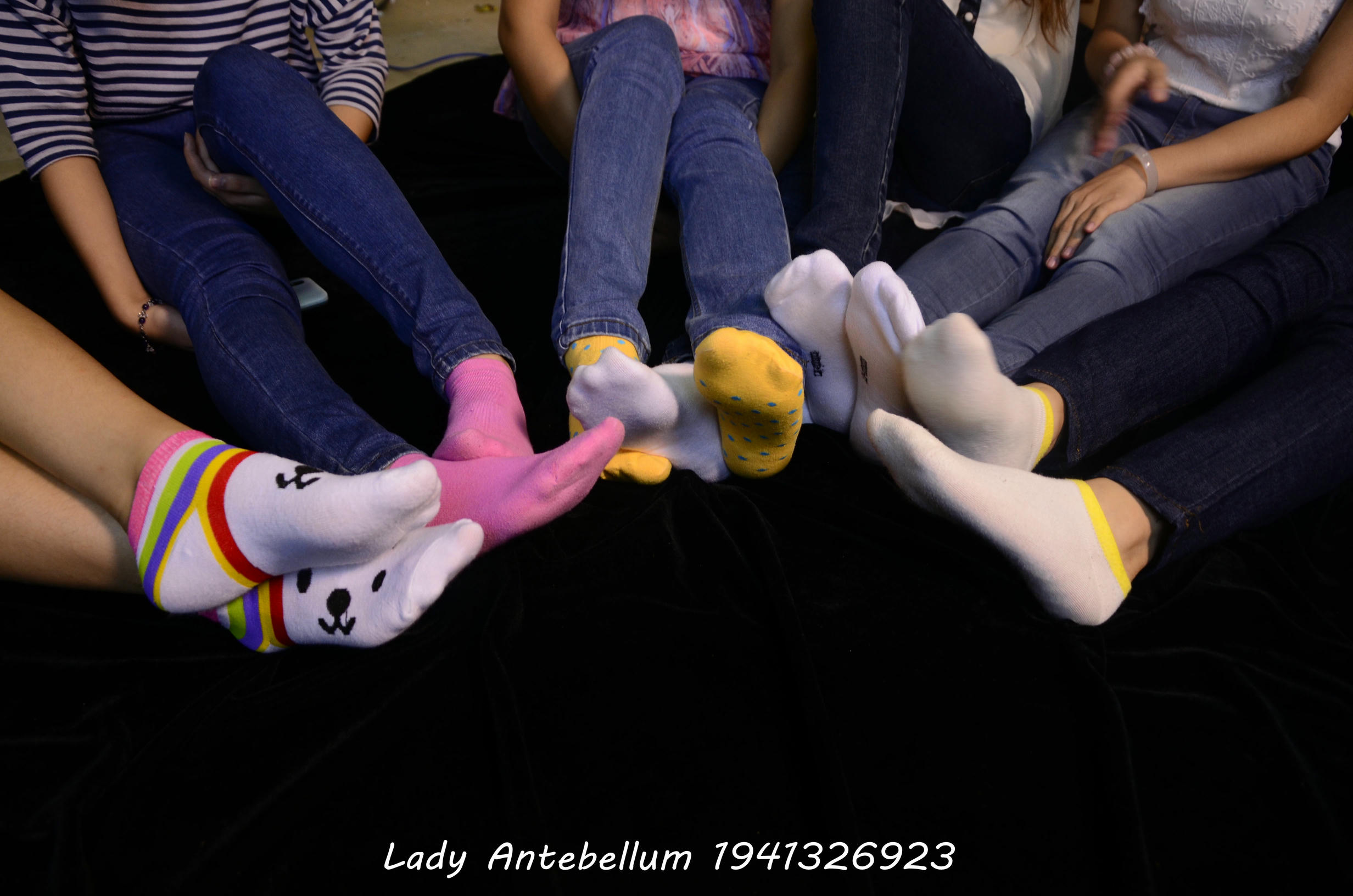 [战前女神] 恋足美腿棉袜女神级摄影套图 004 [314P-365MB]_第2集