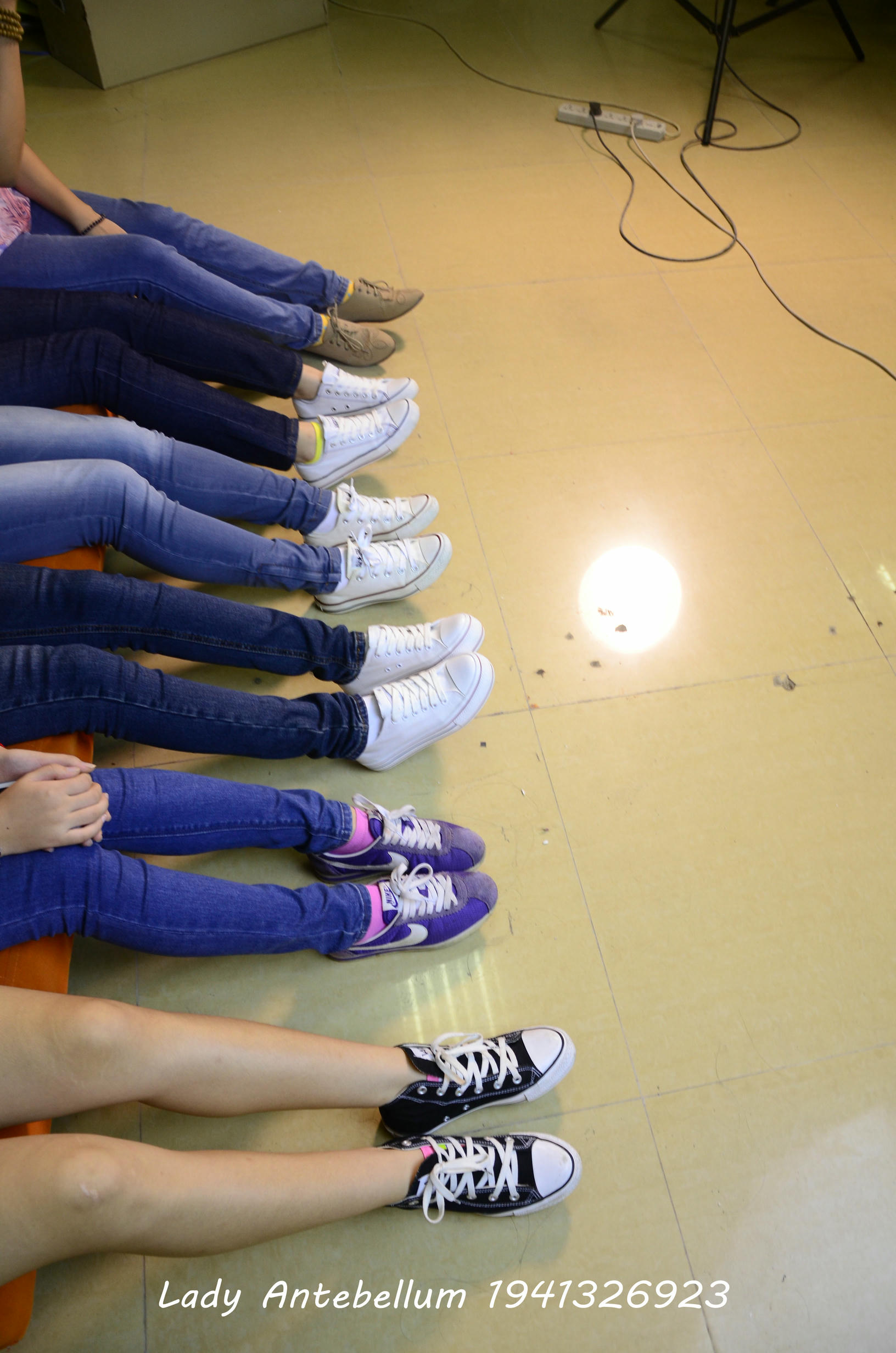 [战前女神] 恋足美腿棉袜女神级摄影套图 004 [314P-365MB]_第1集