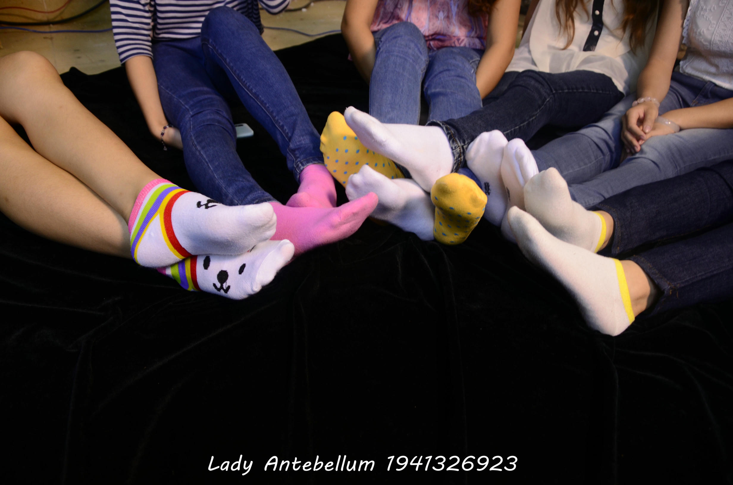 [战前女神] 恋足美腿棉袜女神级摄影套图 004 [314P-365MB]_第2集