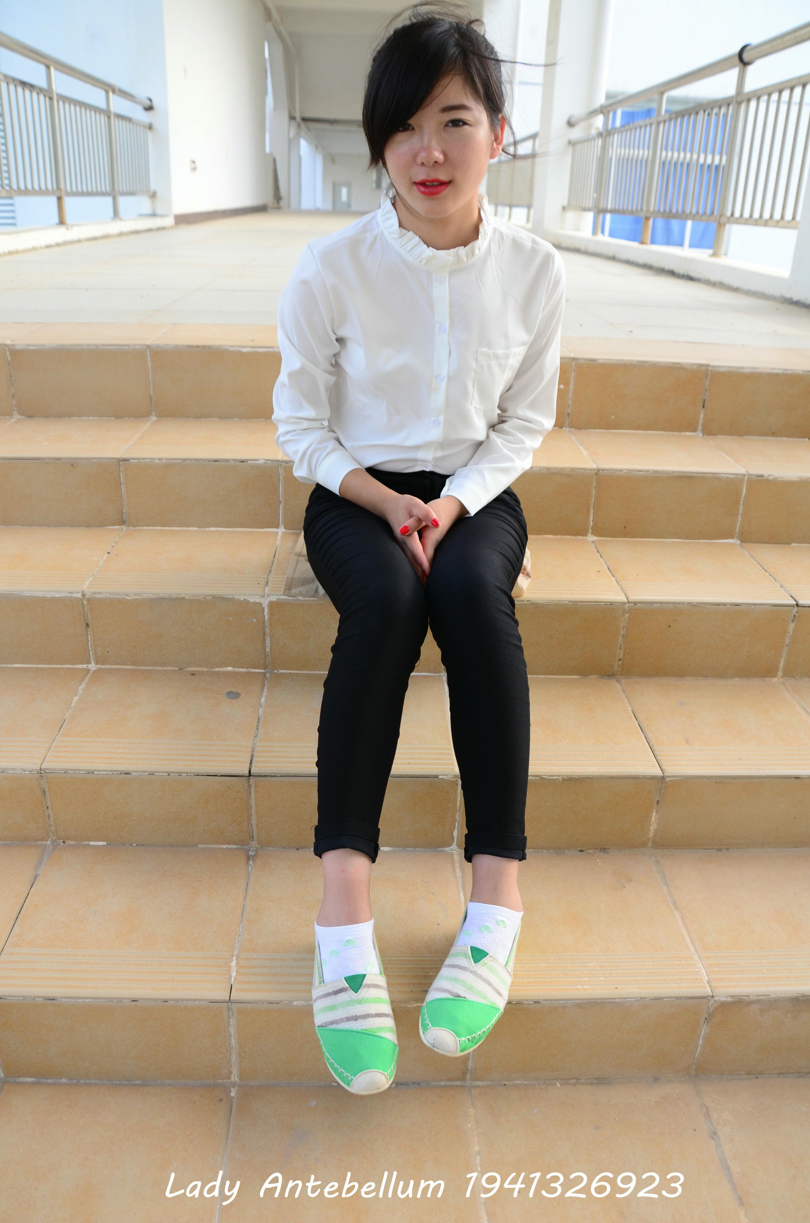 [战前女神] 恋足美腿棉袜女神级摄影套图 040 [117P-320MB]_第1集