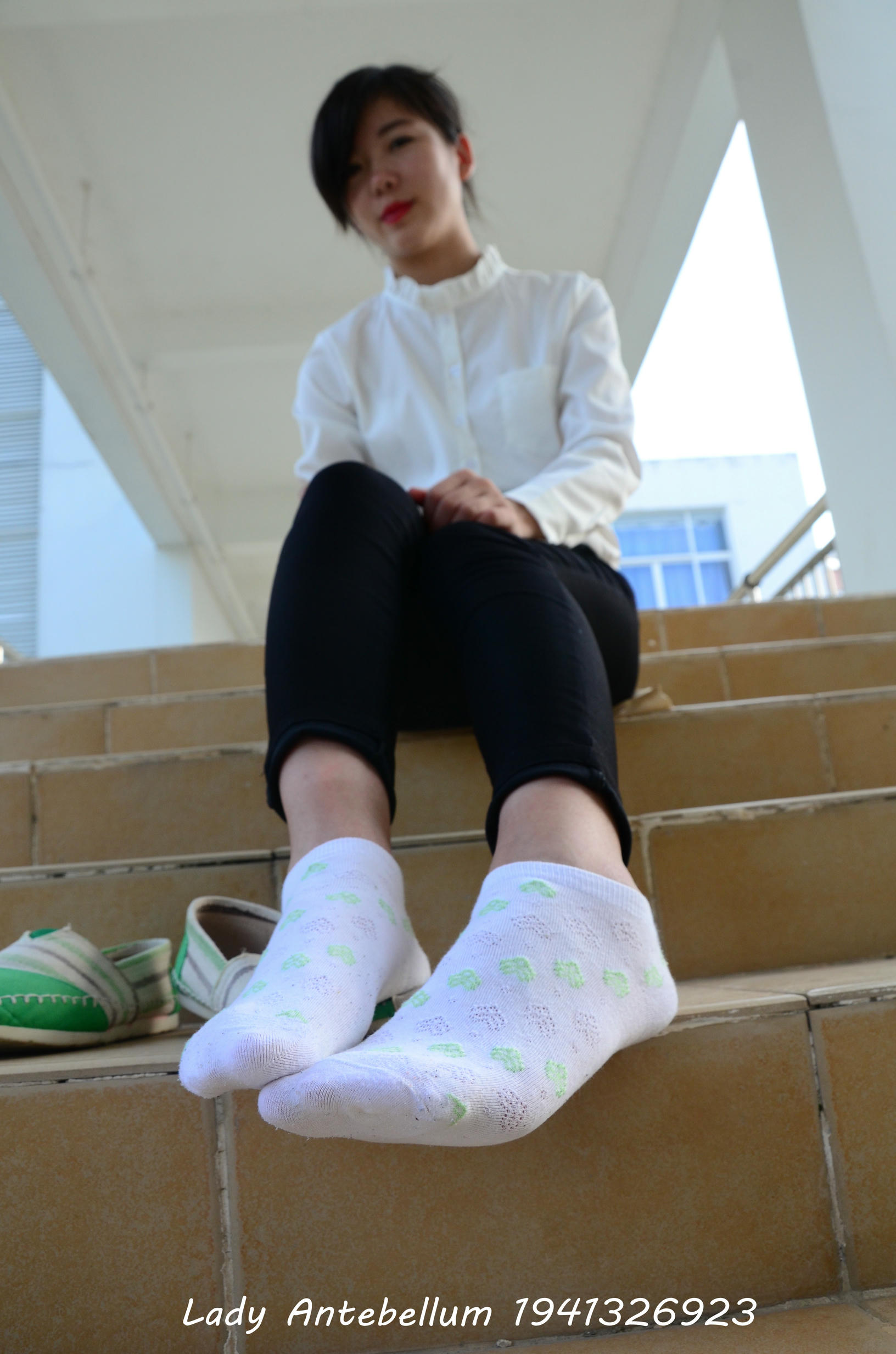 [战前女神] 恋足美腿棉袜女神级摄影套图 040 [117P-320MB]_第1集