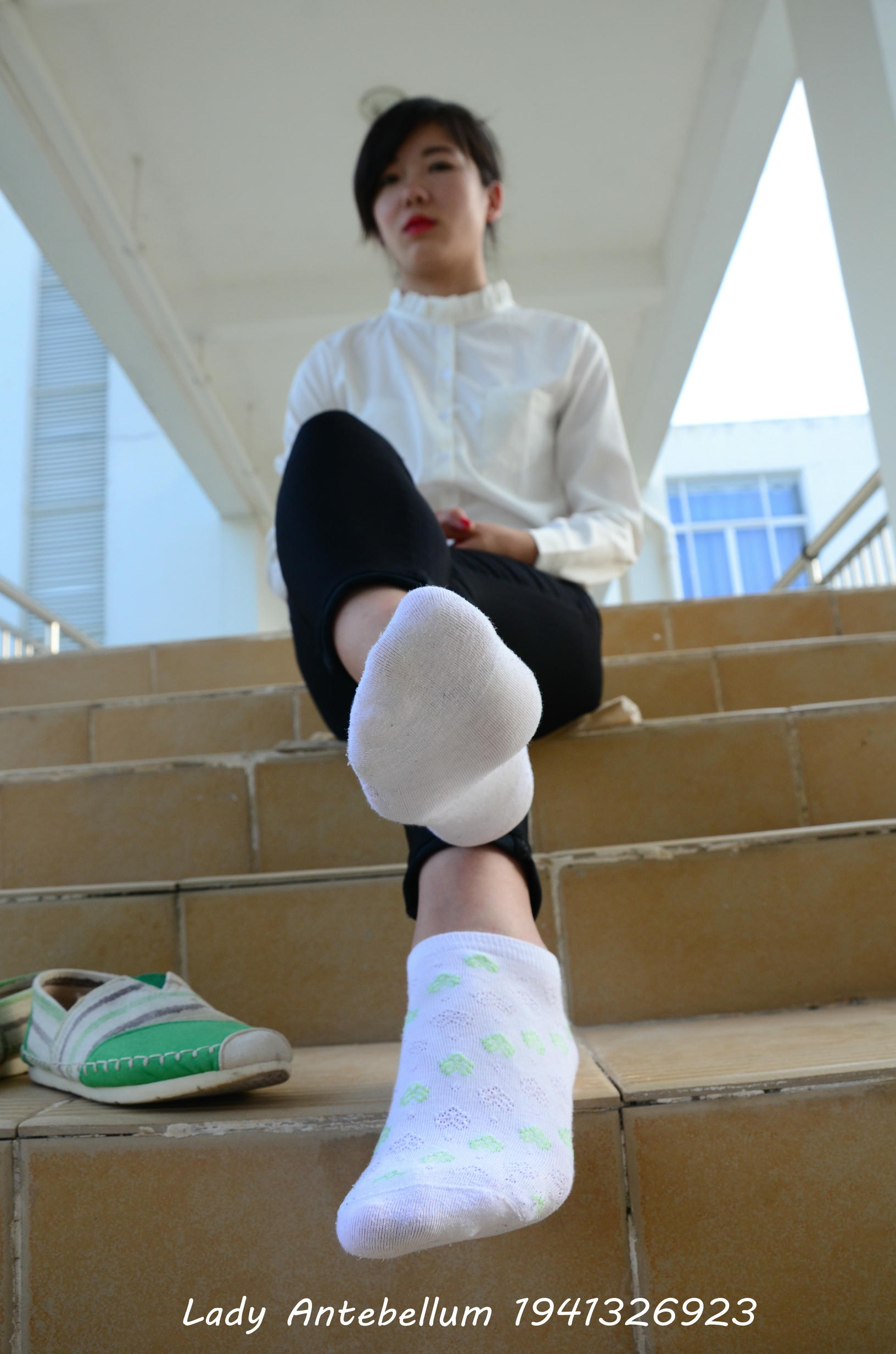 [战前女神] 恋足美腿棉袜女神级摄影套图 040 [117P-320MB]_第2集