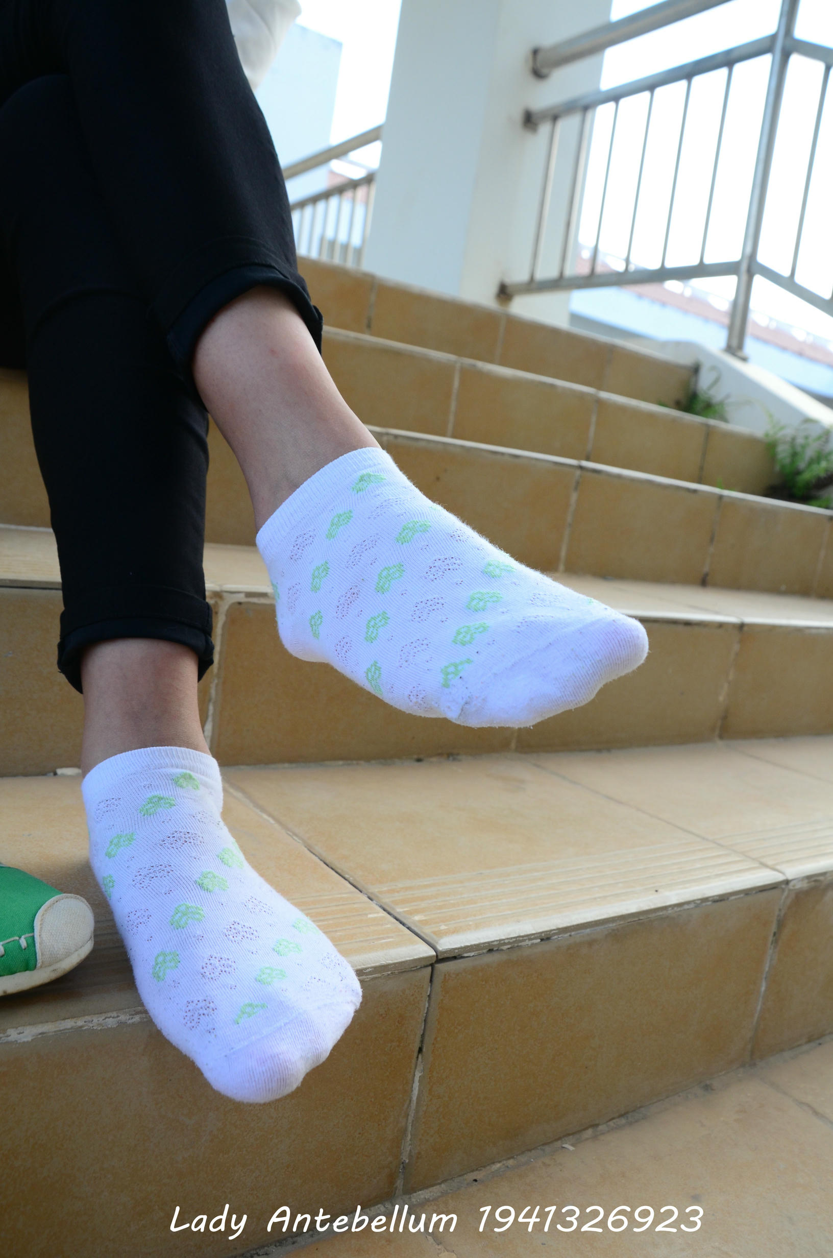 [战前女神] 恋足美腿棉袜女神级摄影套图 040 [117P-320MB]_第2集