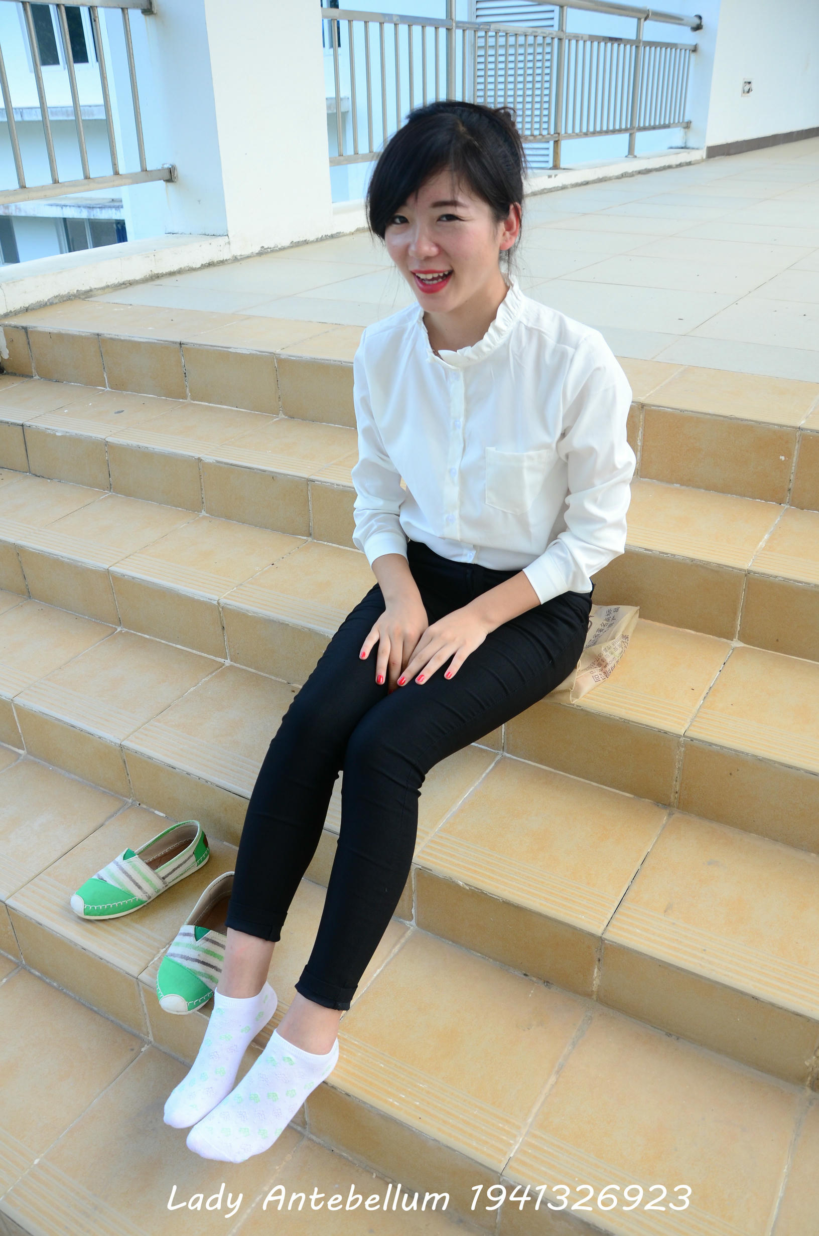 [战前女神] 恋足美腿棉袜女神级摄影套图 040 [117P-320MB]_第2集