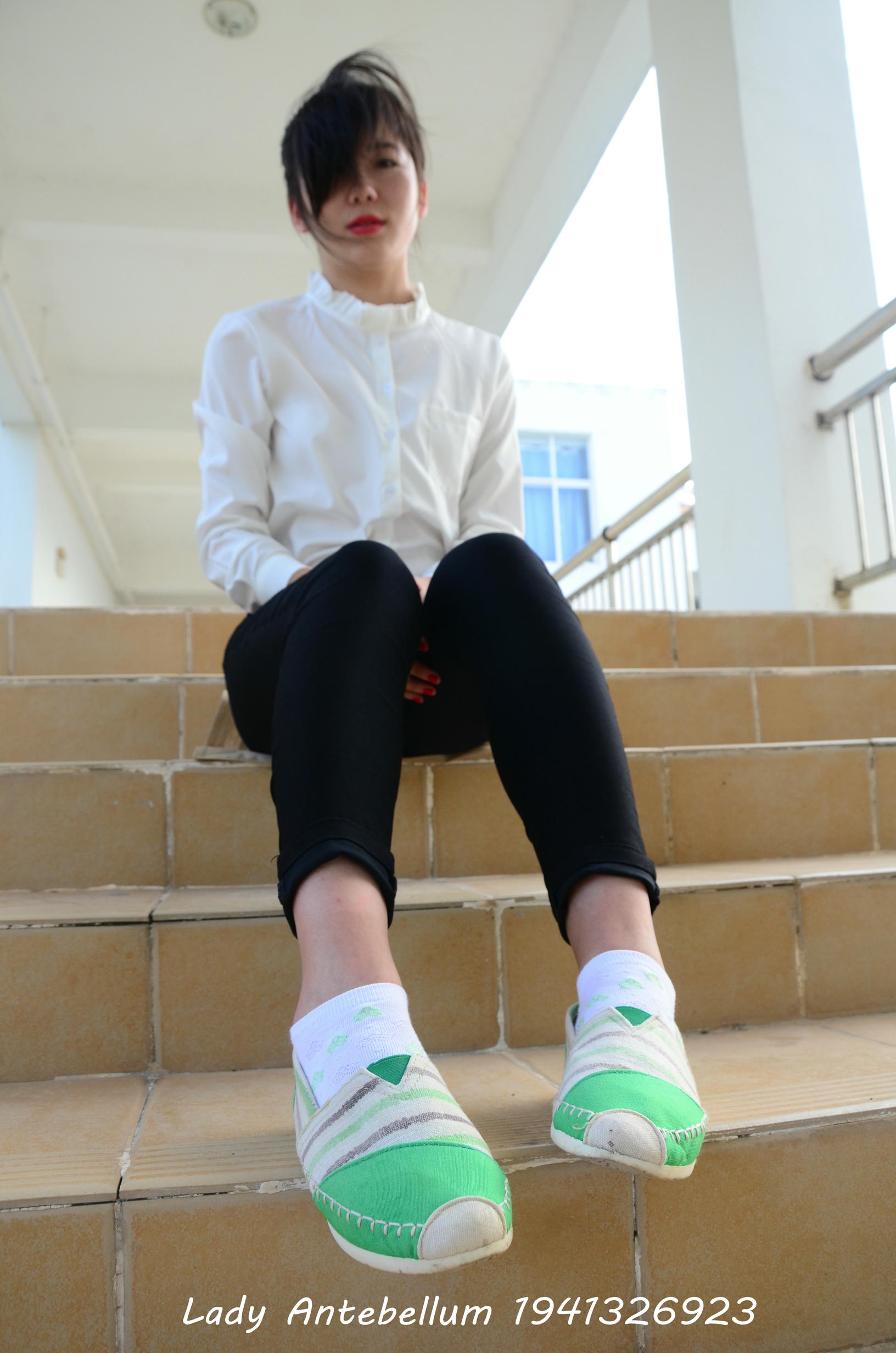 [战前女神] 恋足美腿棉袜女神级摄影套图 040 [117P-320MB]_第1集