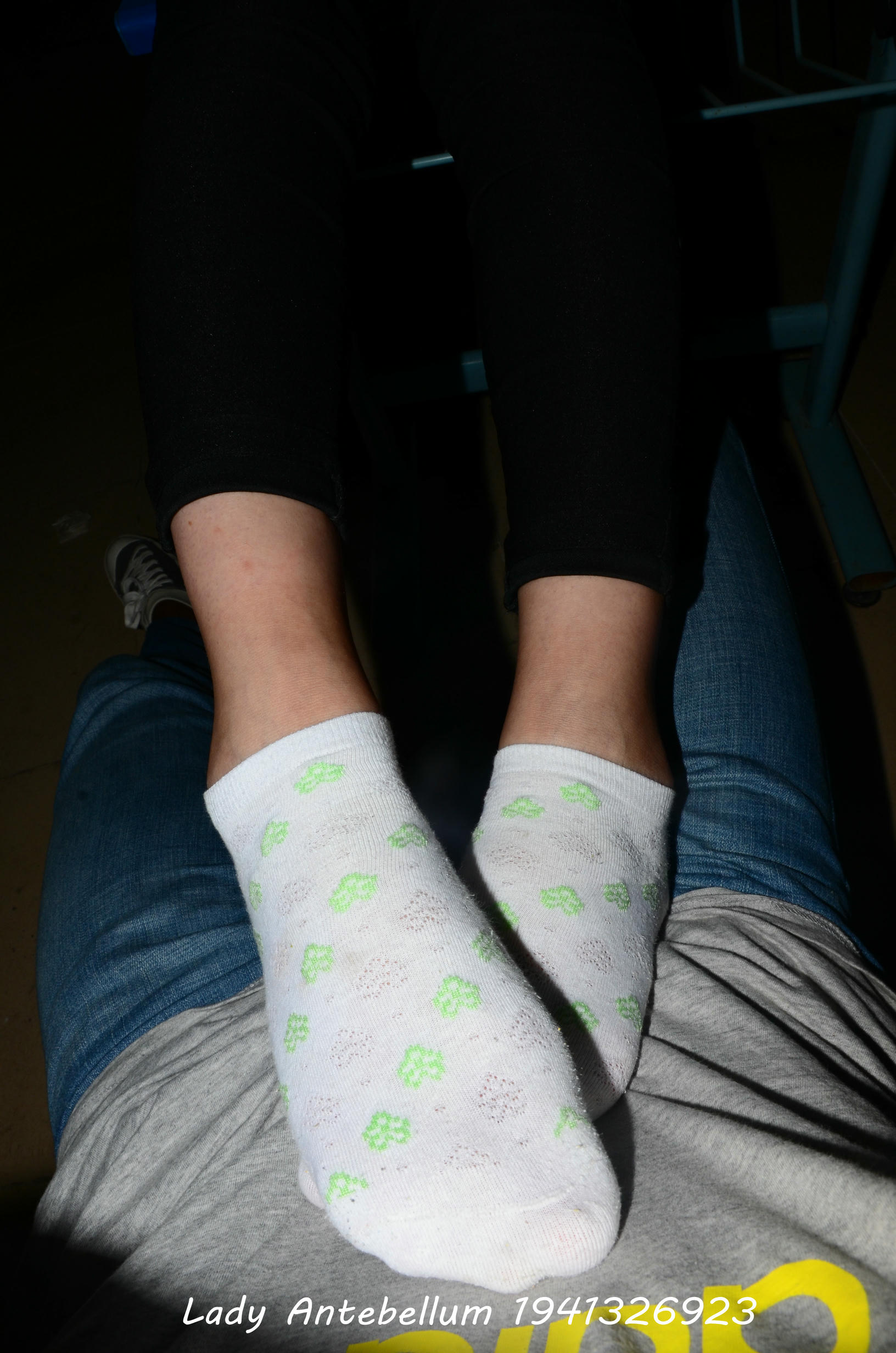 [战前女神] 恋足美腿棉袜女神级摄影套图 040 [117P-320MB]_第3集