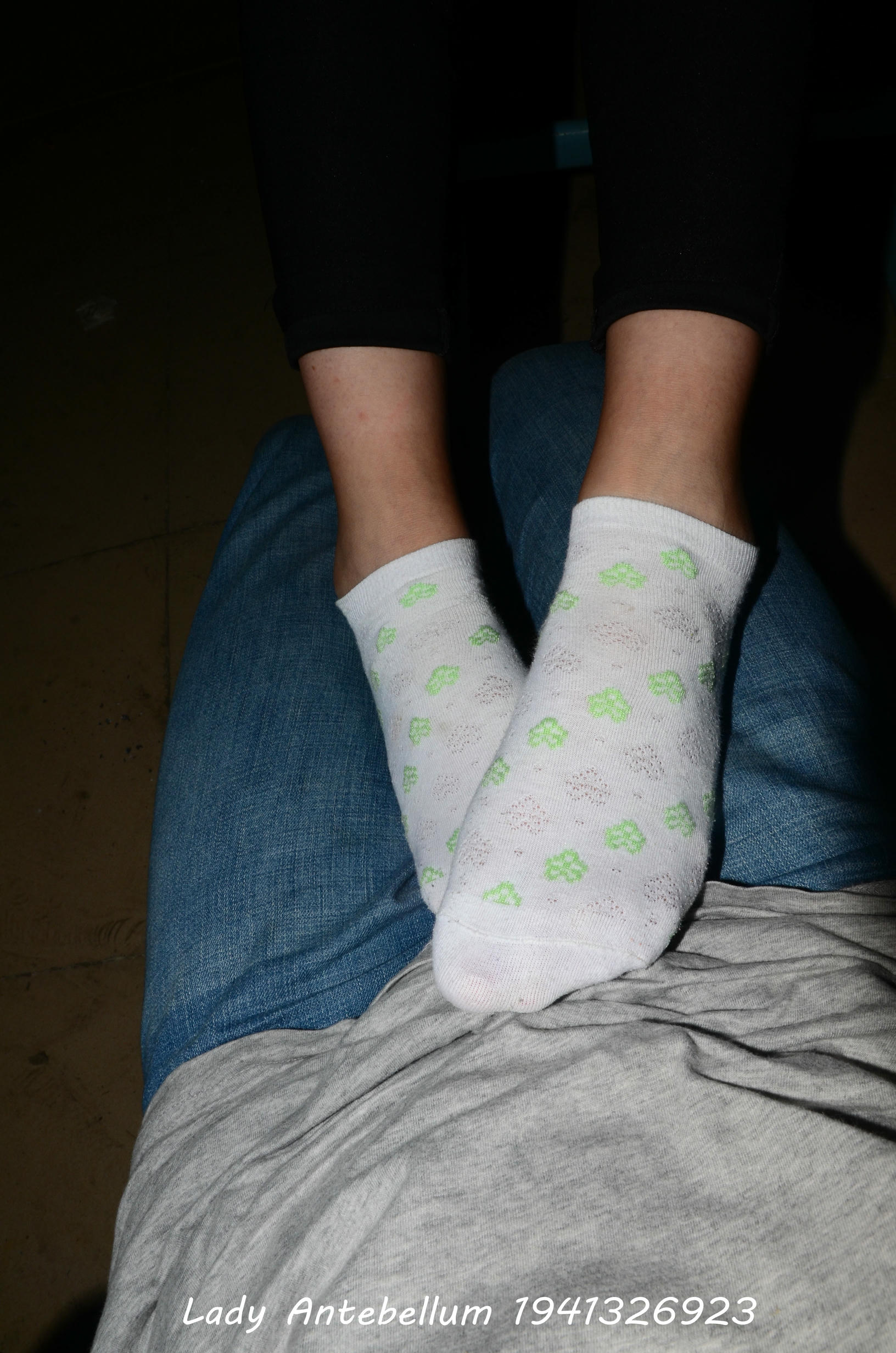 [战前女神] 恋足美腿棉袜女神级摄影套图 040 [117P-320MB]_第3集