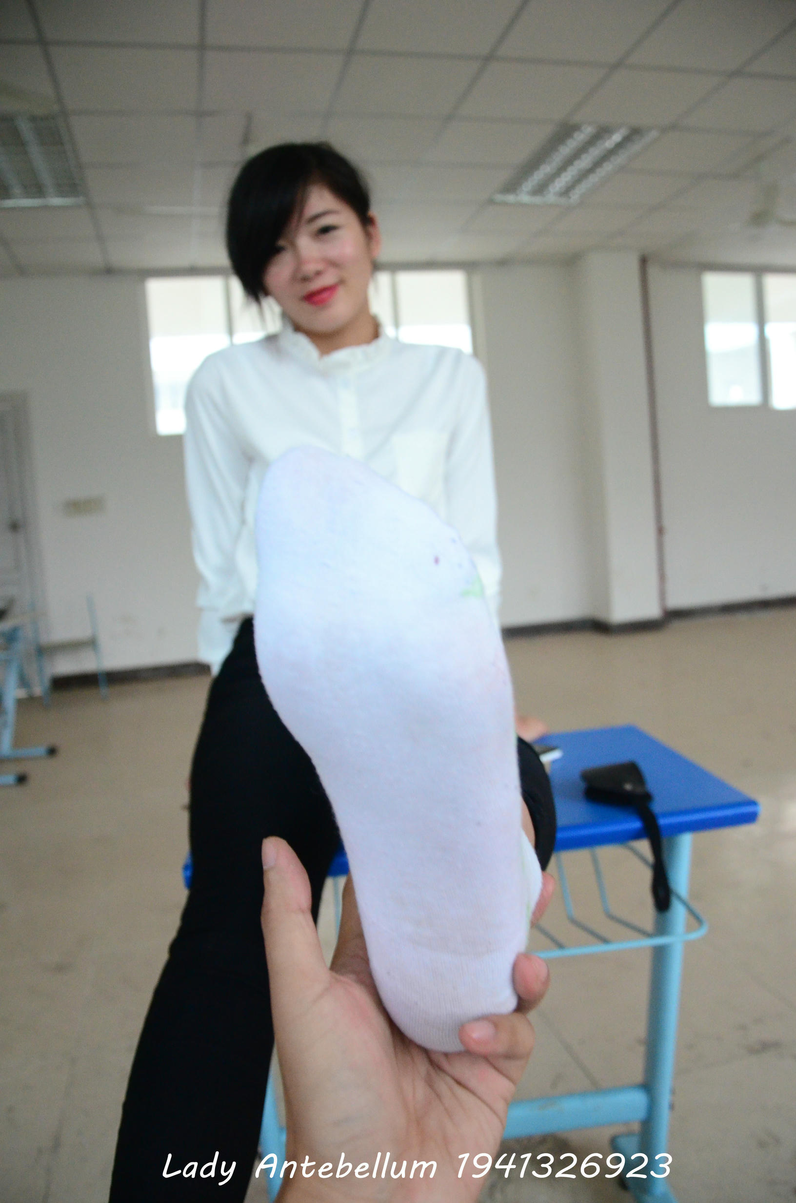 [战前女神] 恋足美腿棉袜女神级摄影套图 040 [117P-320MB]_第3集