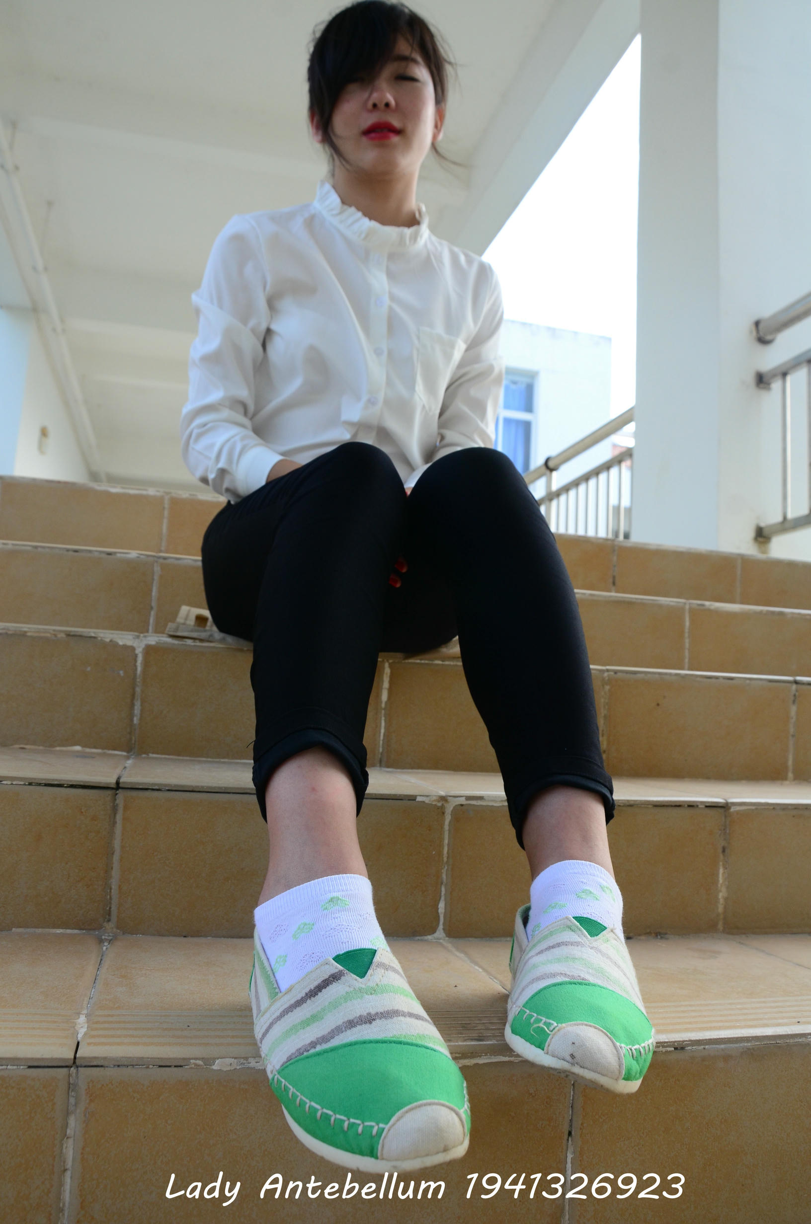 [战前女神] 恋足美腿棉袜女神级摄影套图 040 [117P-320MB]_第1集