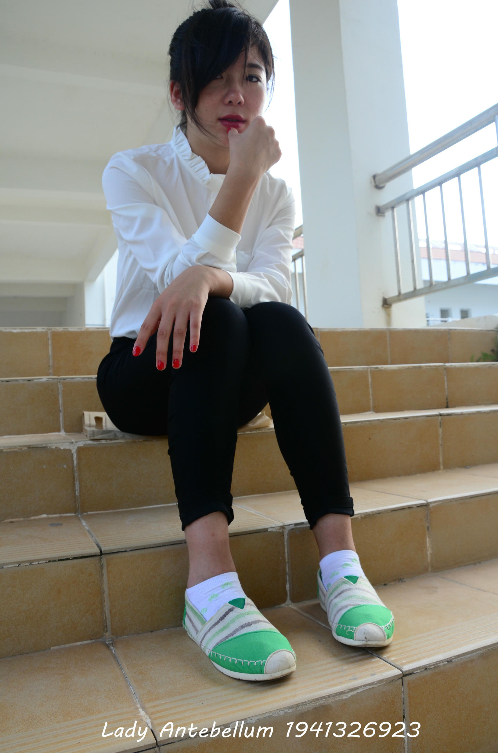 [战前女神] 恋足美腿棉袜女神级摄影套图 040 [117P-320MB]_第1集