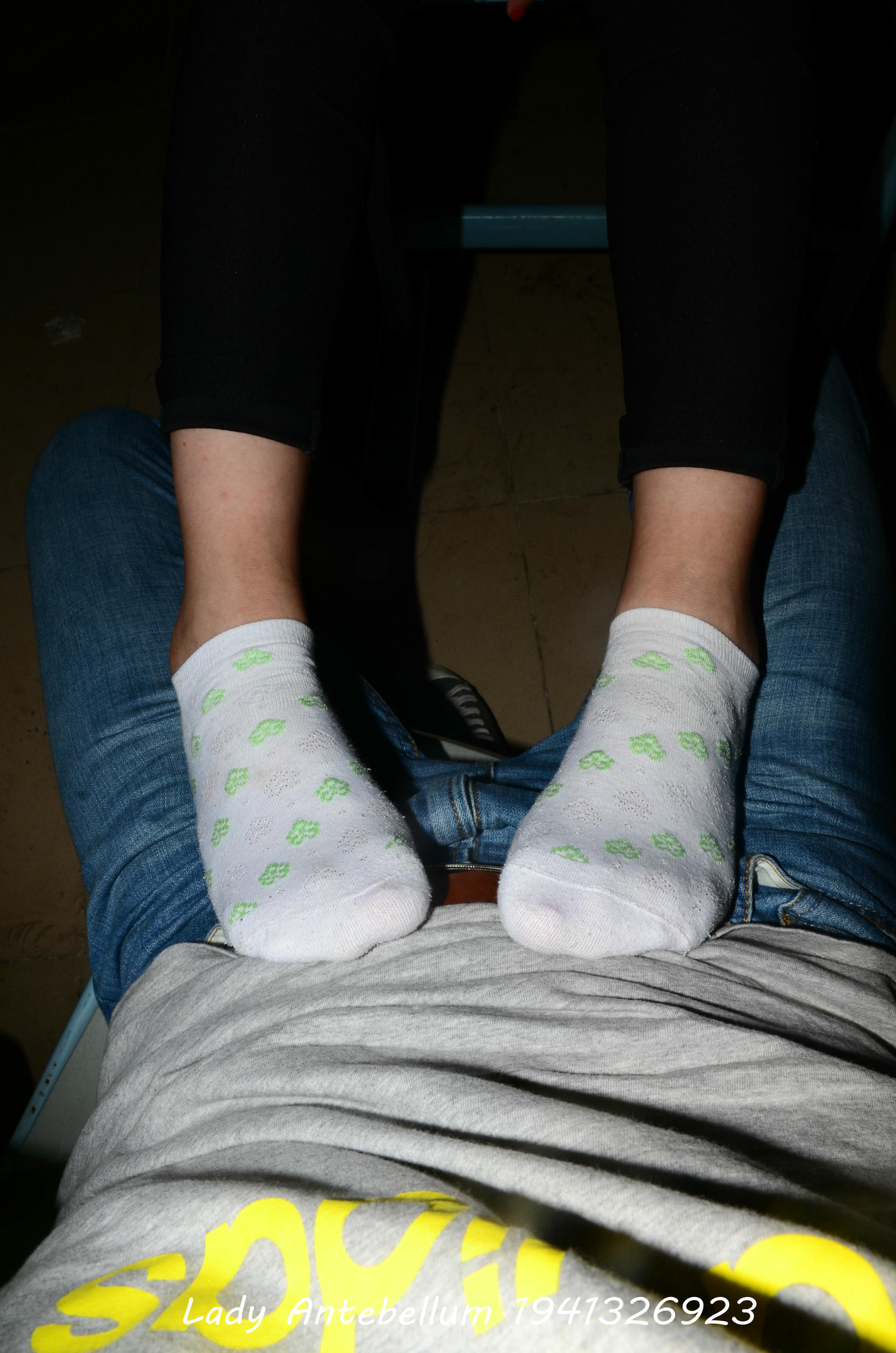 [战前女神] 恋足美腿棉袜女神级摄影套图 040 [117P-320MB]_第4集