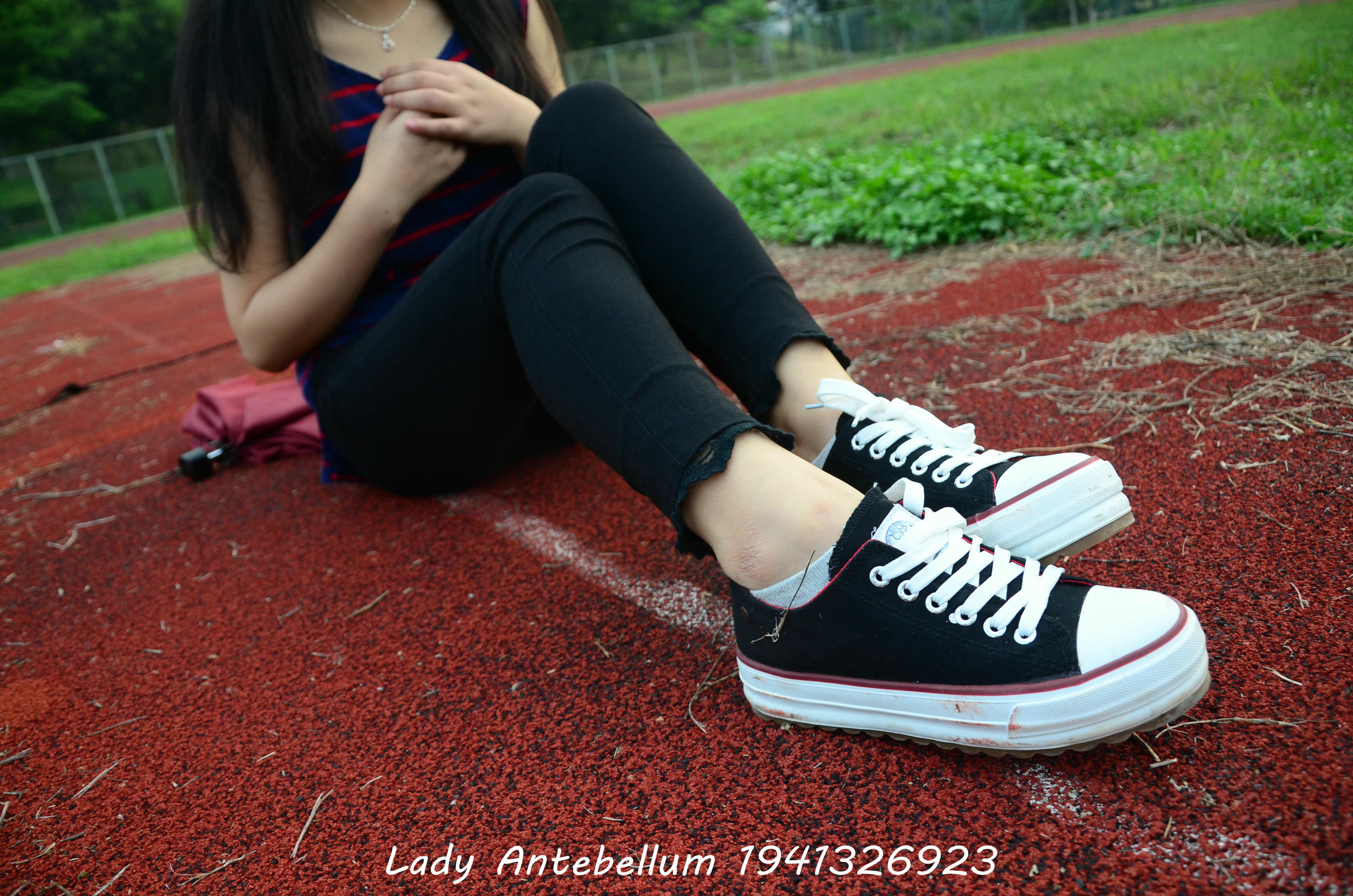 [战前女神] 恋足美腿棉袜女神级摄影套图 041 [92P-199MB]_第1集