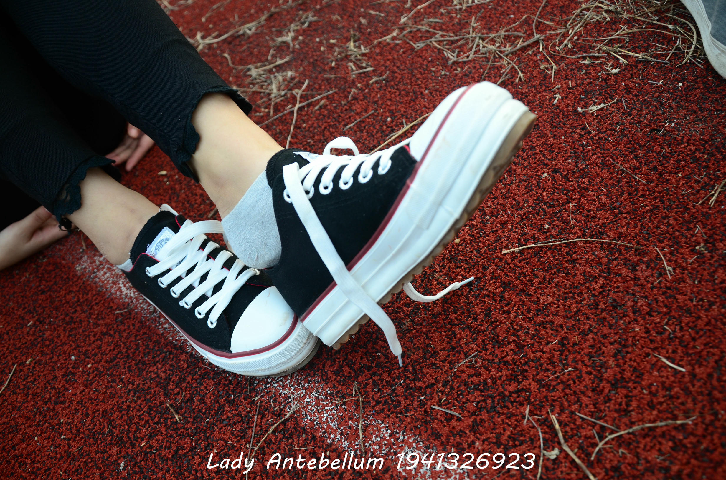 [战前女神] 恋足美腿棉袜女神级摄影套图 041 [92P-199MB]_第2集