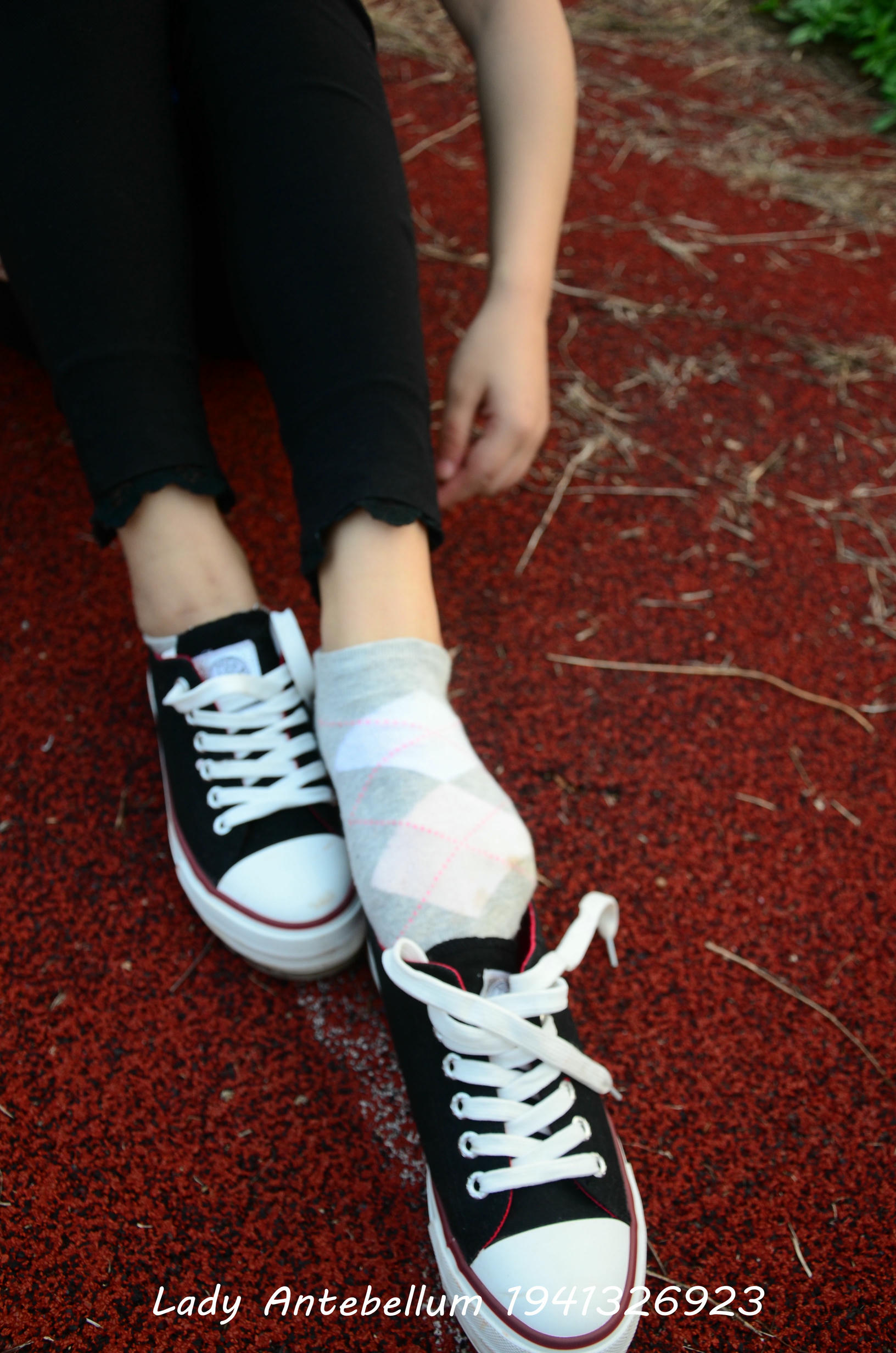 [战前女神] 恋足美腿棉袜女神级摄影套图 041 [92P-199MB]_第2集