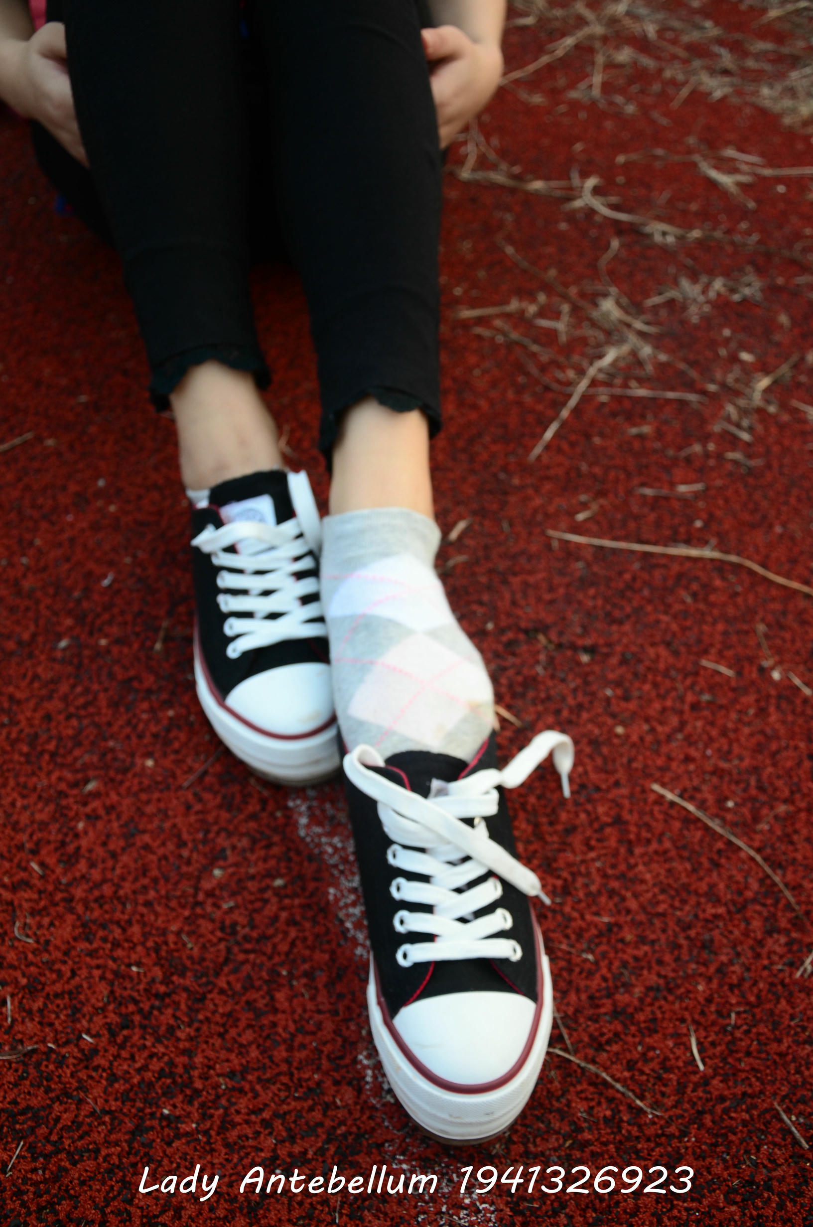 [战前女神] 恋足美腿棉袜女神级摄影套图 041 [92P-199MB]_第2集