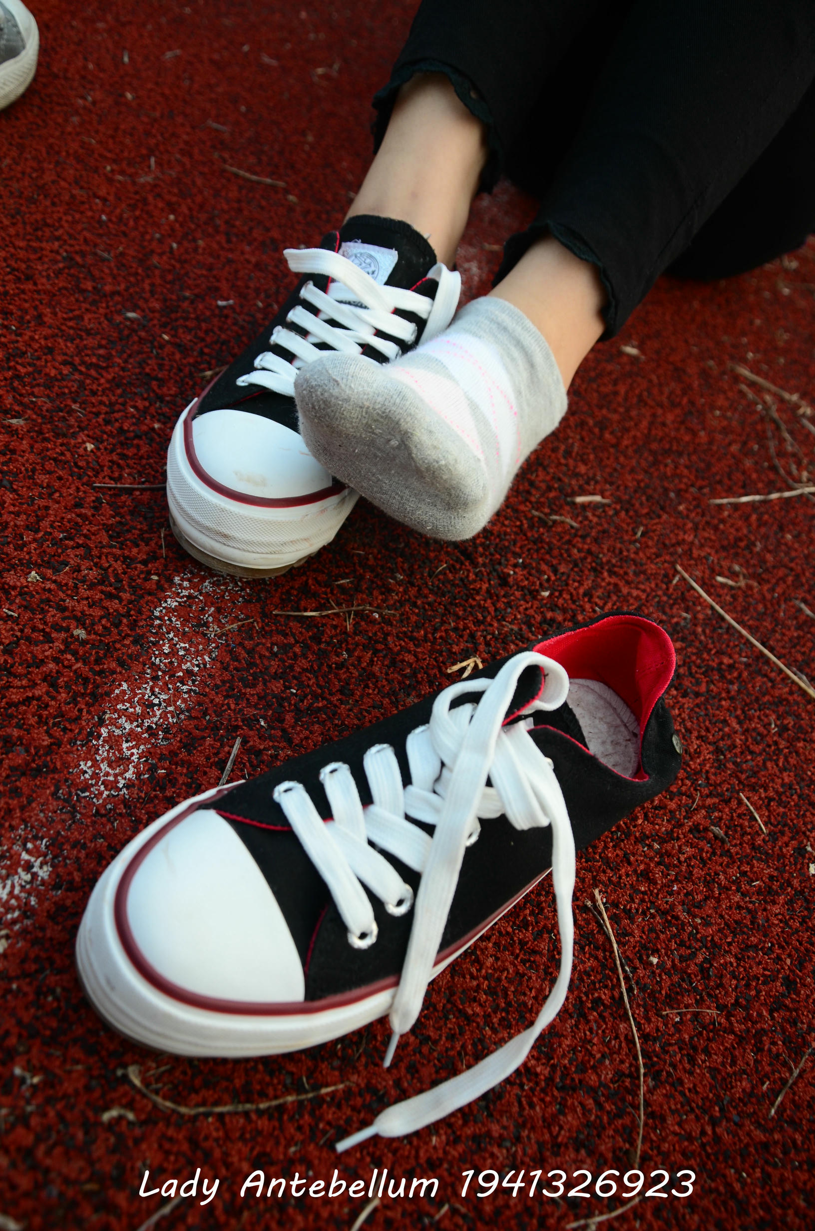 [战前女神] 恋足美腿棉袜女神级摄影套图 041 [92P-199MB]_第2集