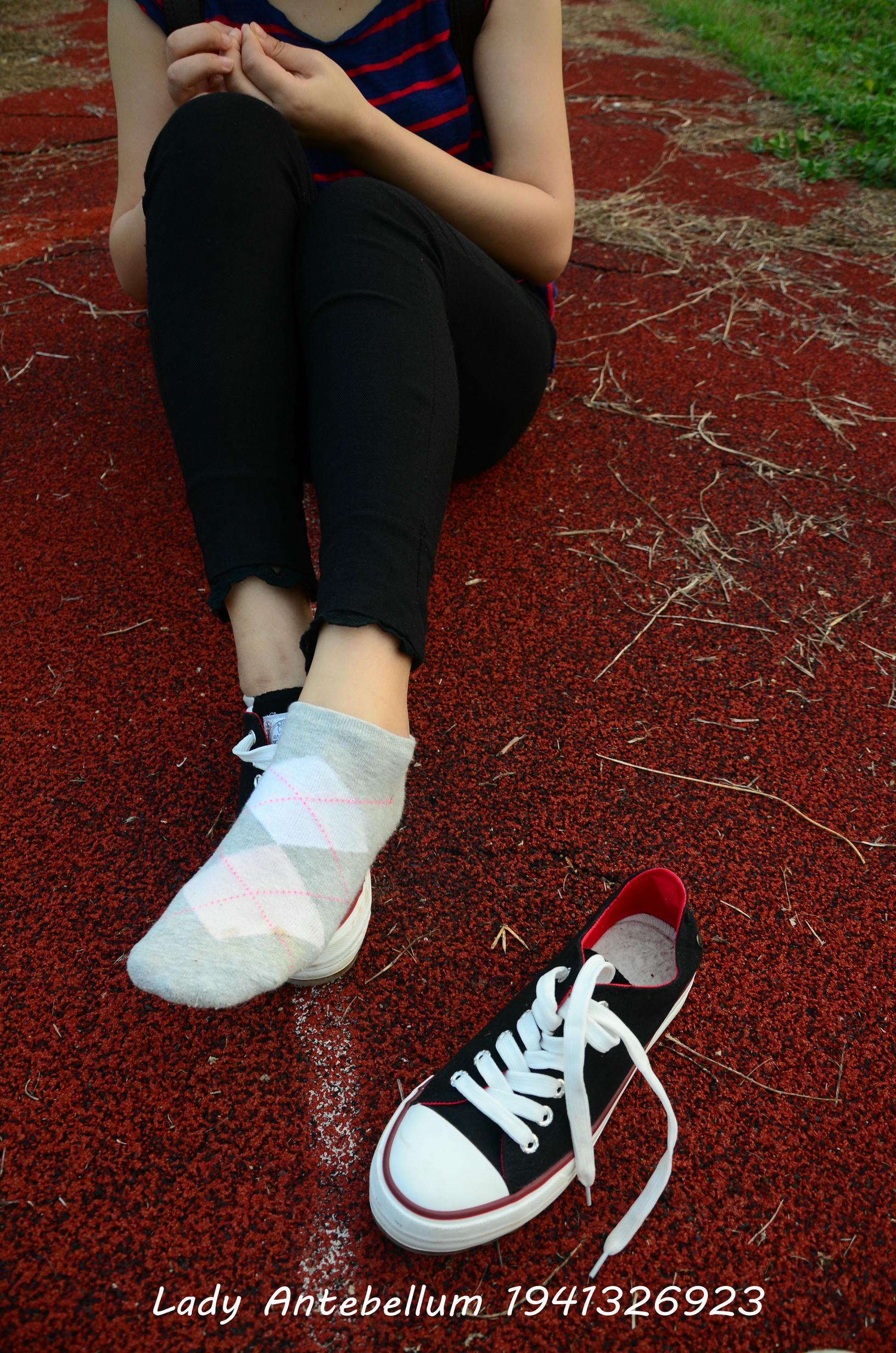 [战前女神] 恋足美腿棉袜女神级摄影套图 041 [92P-199MB]_第2集