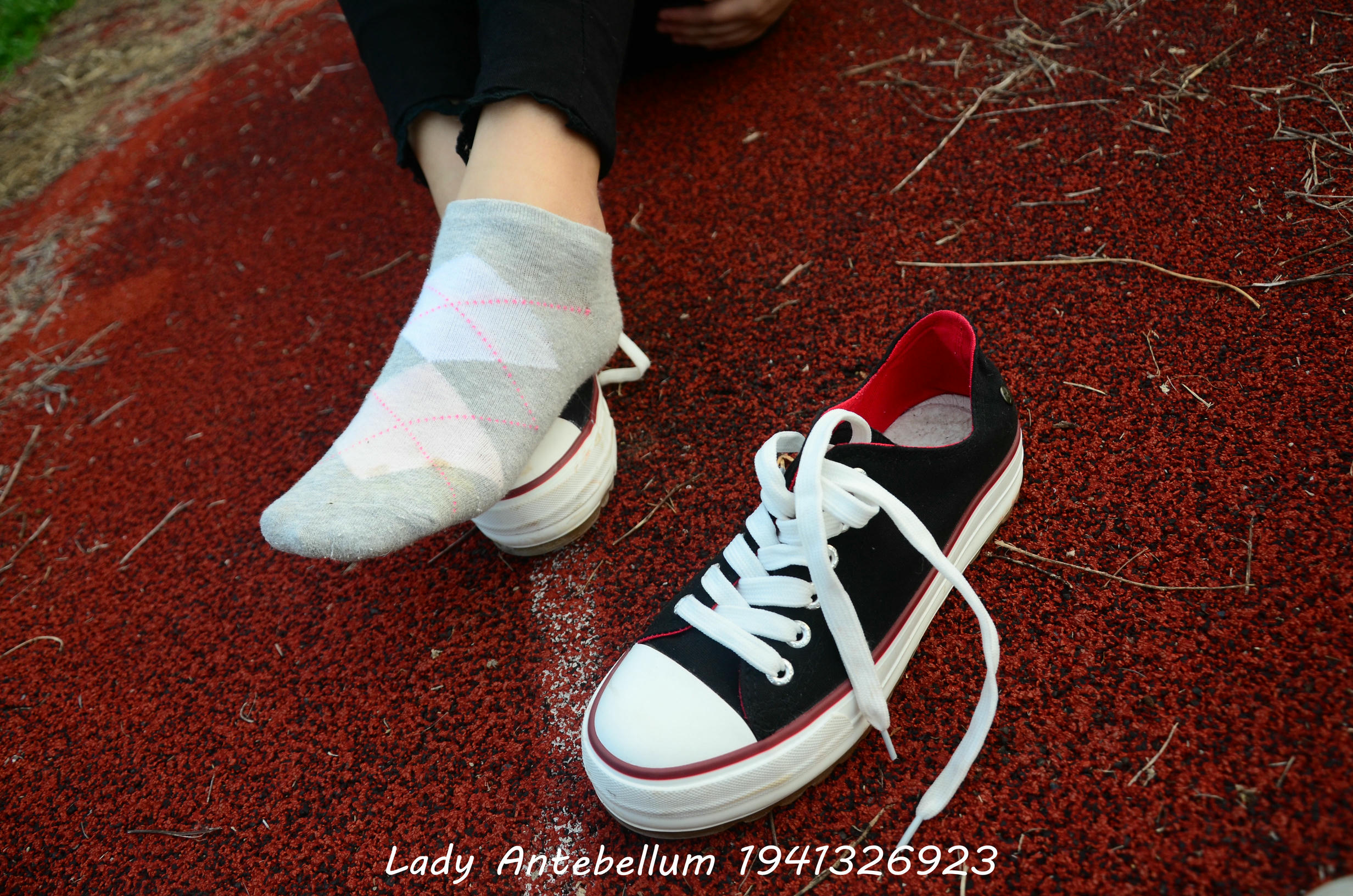 [战前女神] 恋足美腿棉袜女神级摄影套图 041 [92P-199MB]_第2集