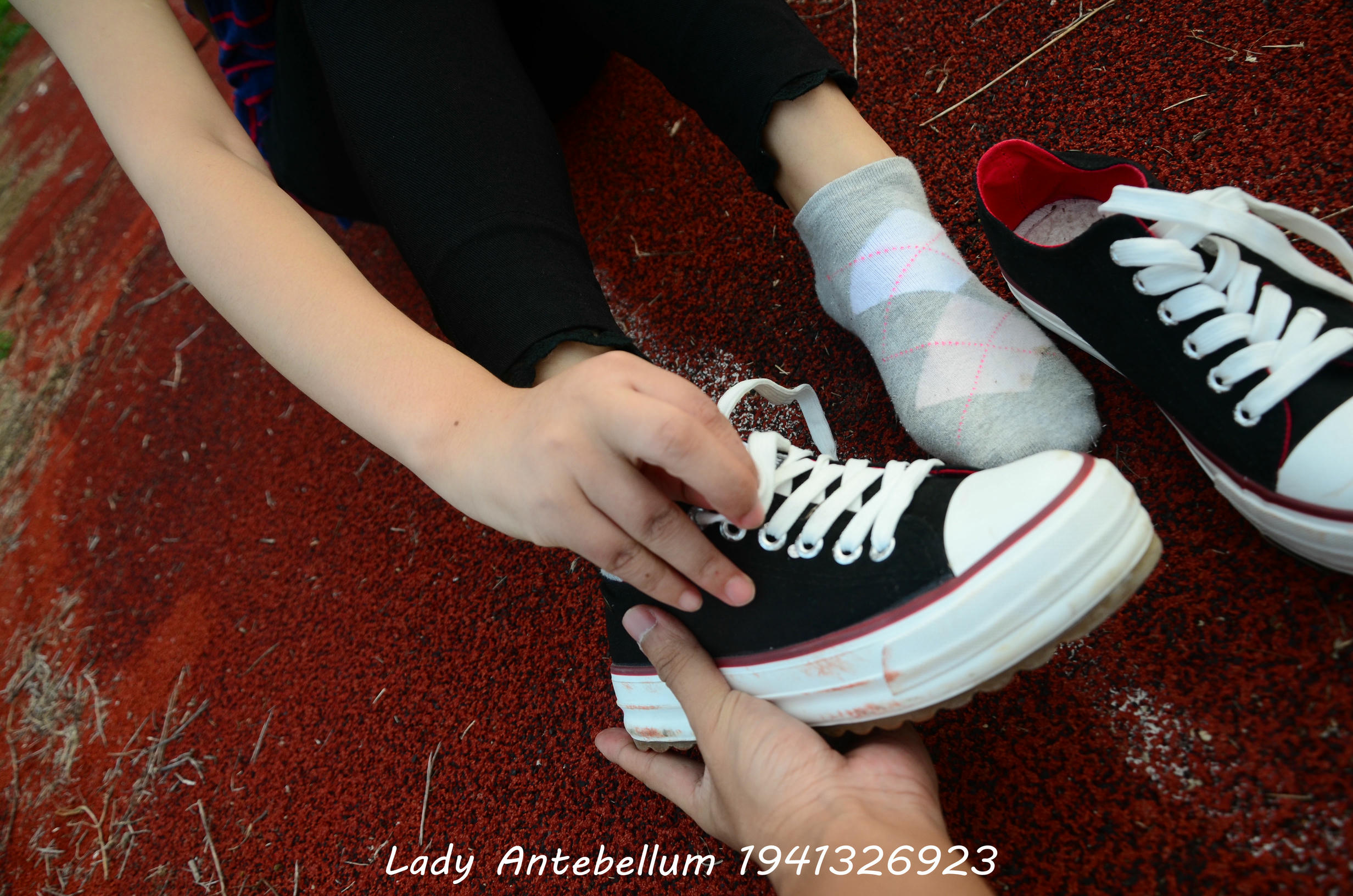 [战前女神] 恋足美腿棉袜女神级摄影套图 041 [92P-199MB]_第3集