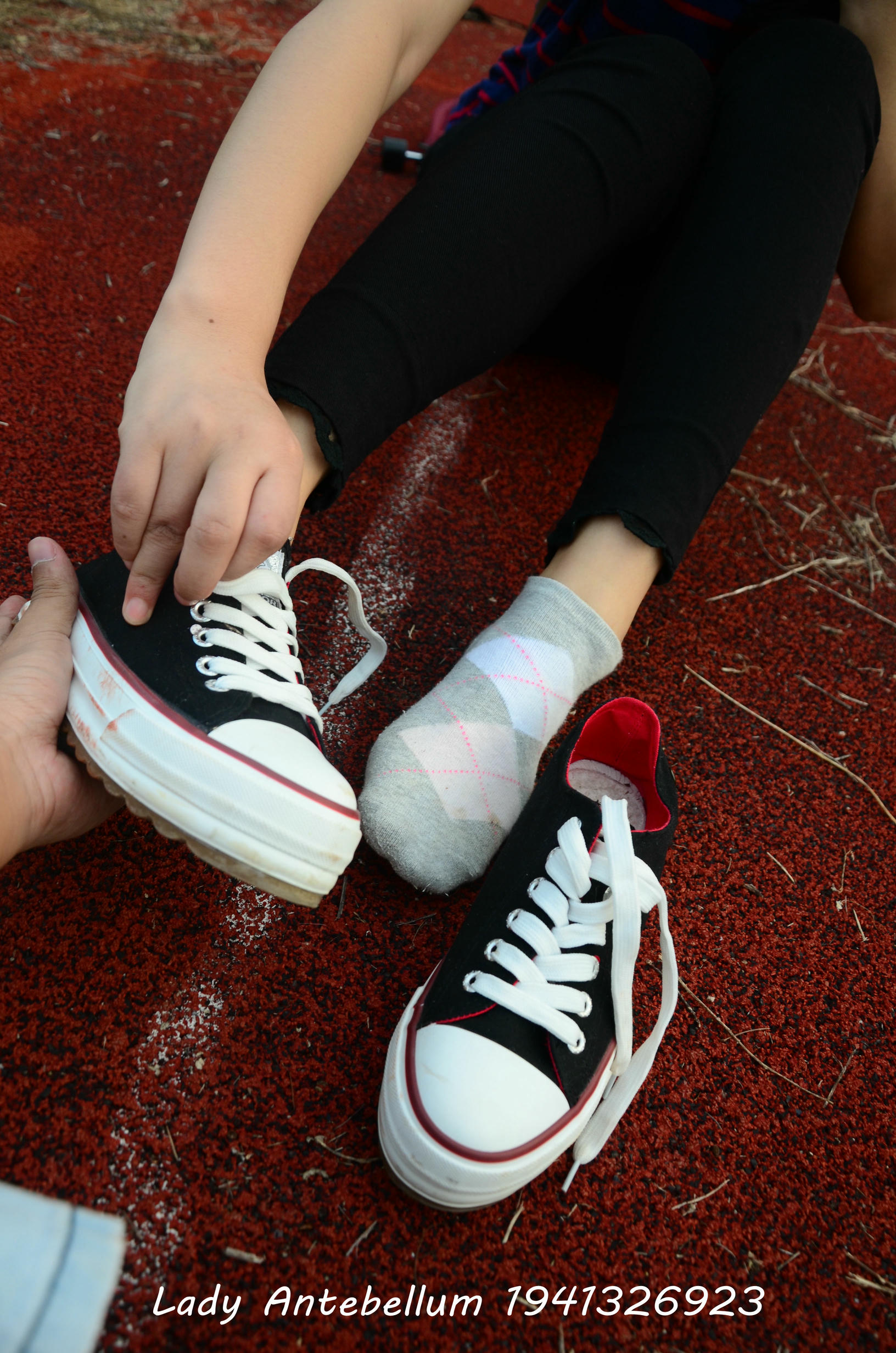 [战前女神] 恋足美腿棉袜女神级摄影套图 041 [92P-199MB]_第3集