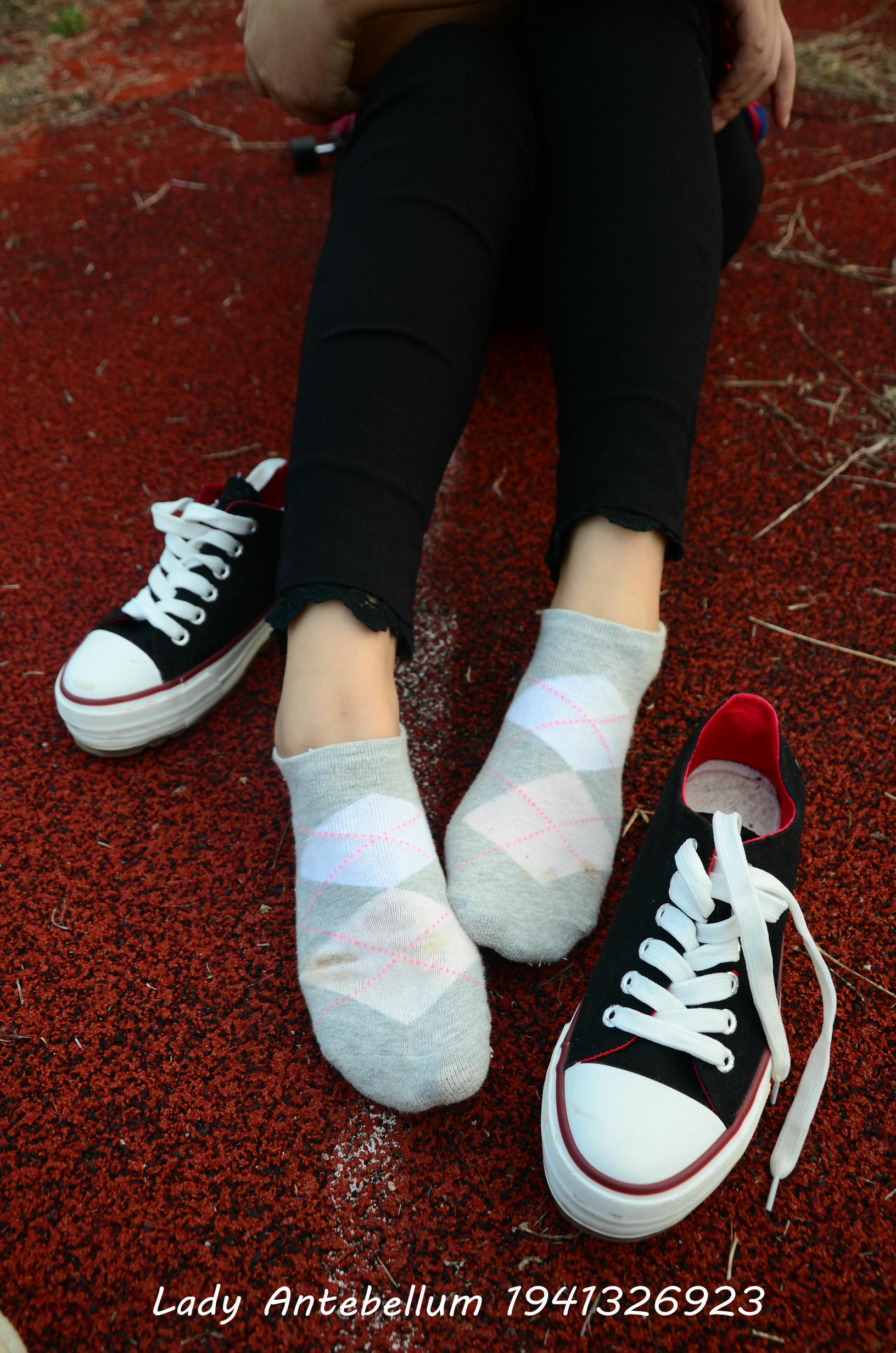 [战前女神] 恋足美腿棉袜女神级摄影套图 041 [92P-199MB]_第3集