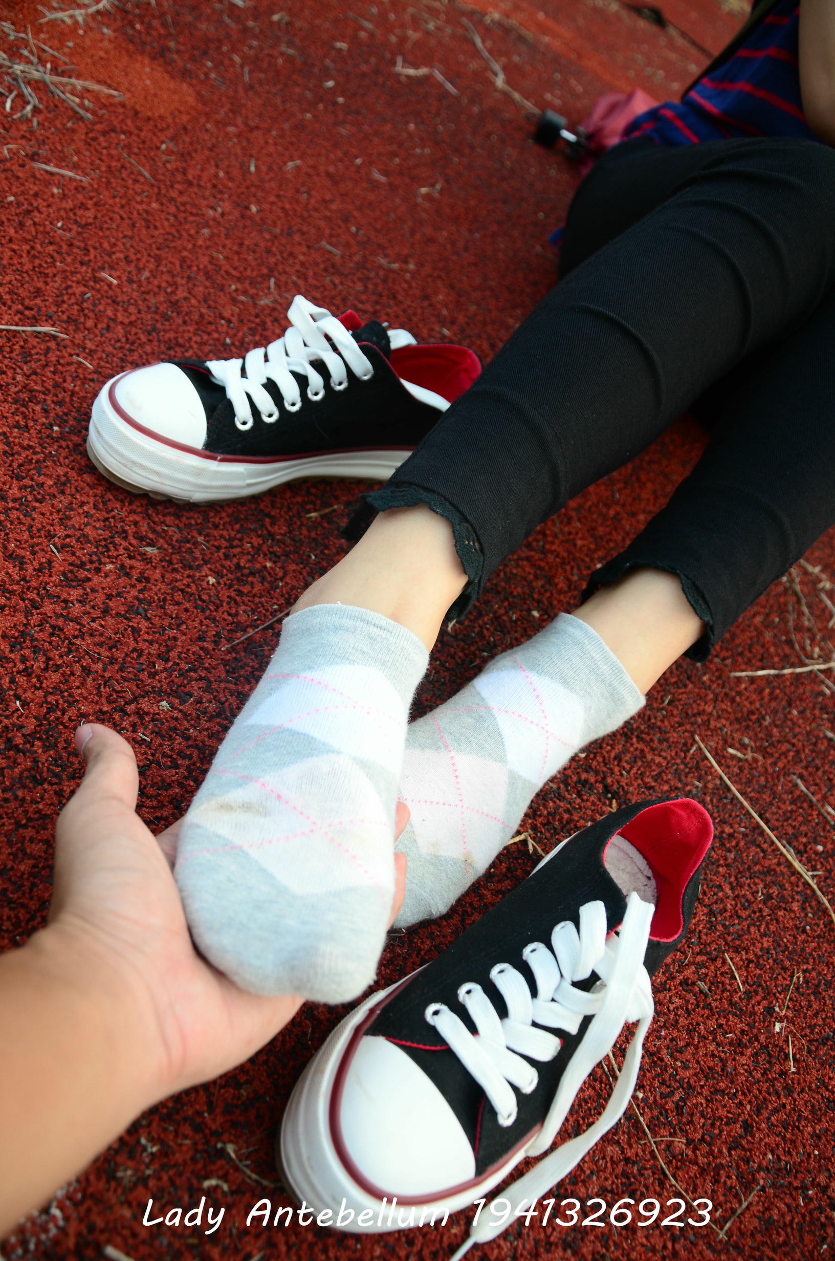 [战前女神] 恋足美腿棉袜女神级摄影套图 041 [92P-199MB]_第3集