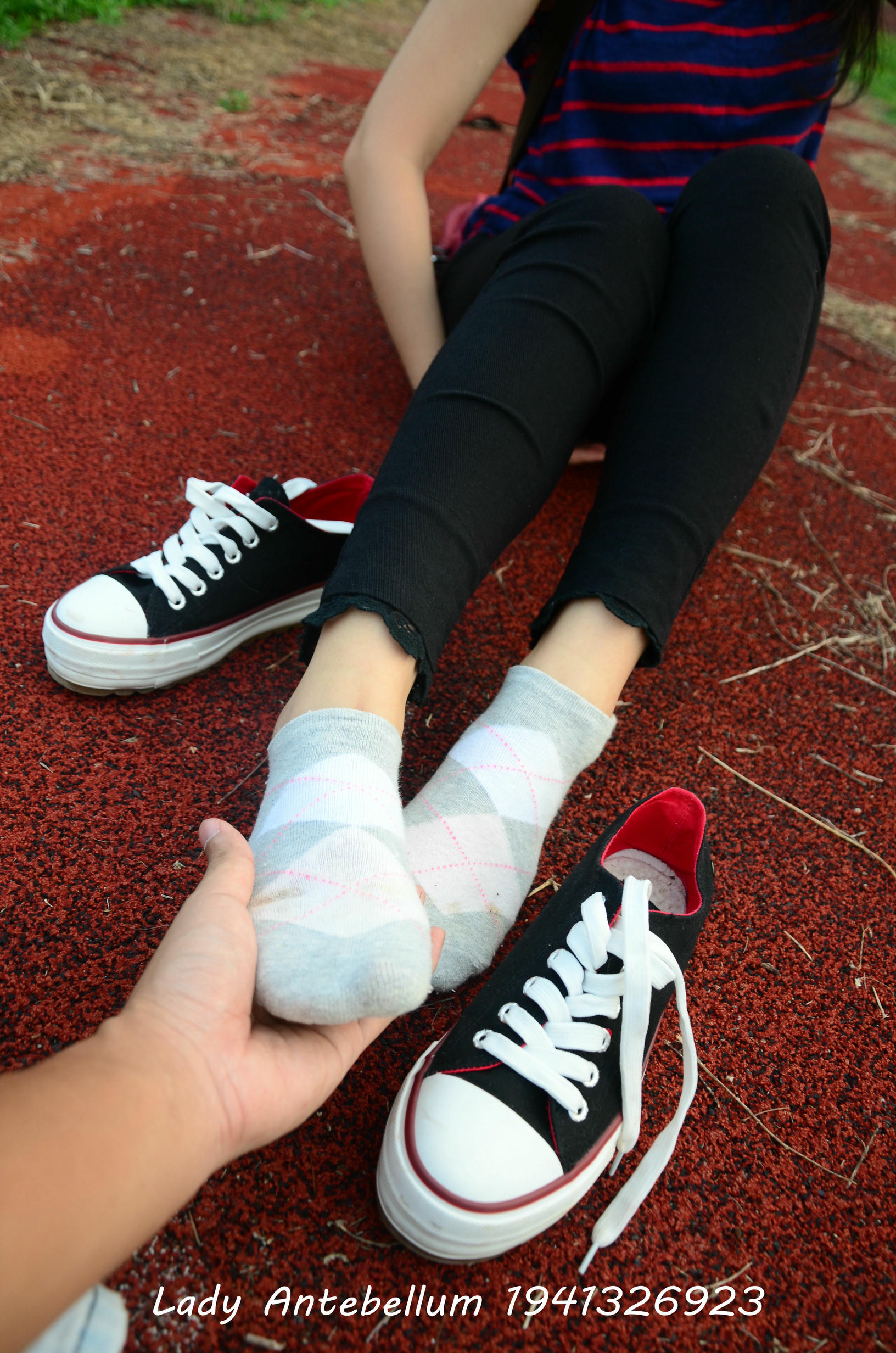 [战前女神] 恋足美腿棉袜女神级摄影套图 041 [92P-199MB]_第3集