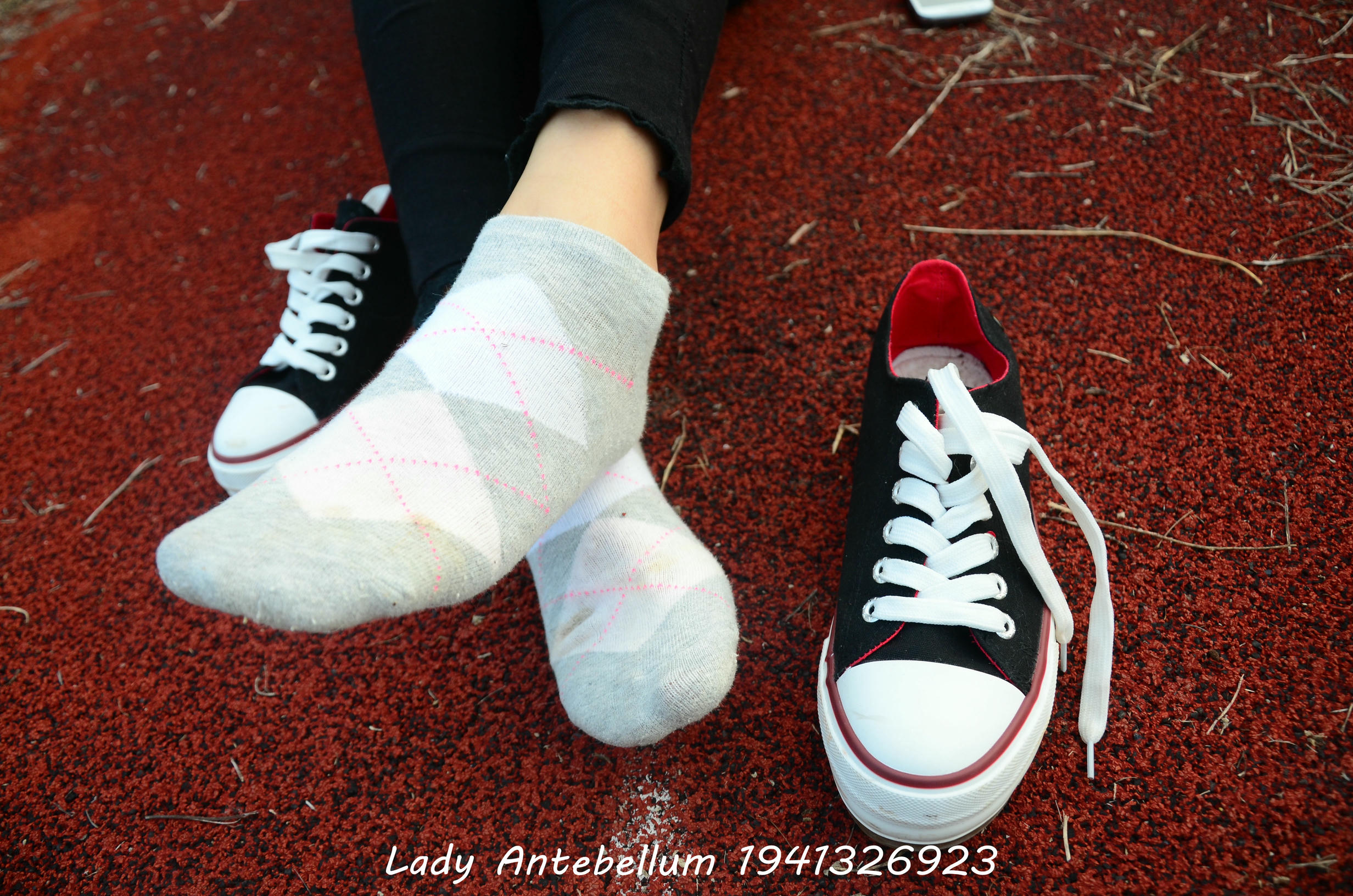 [战前女神] 恋足美腿棉袜女神级摄影套图 041 [92P-199MB]_第3集