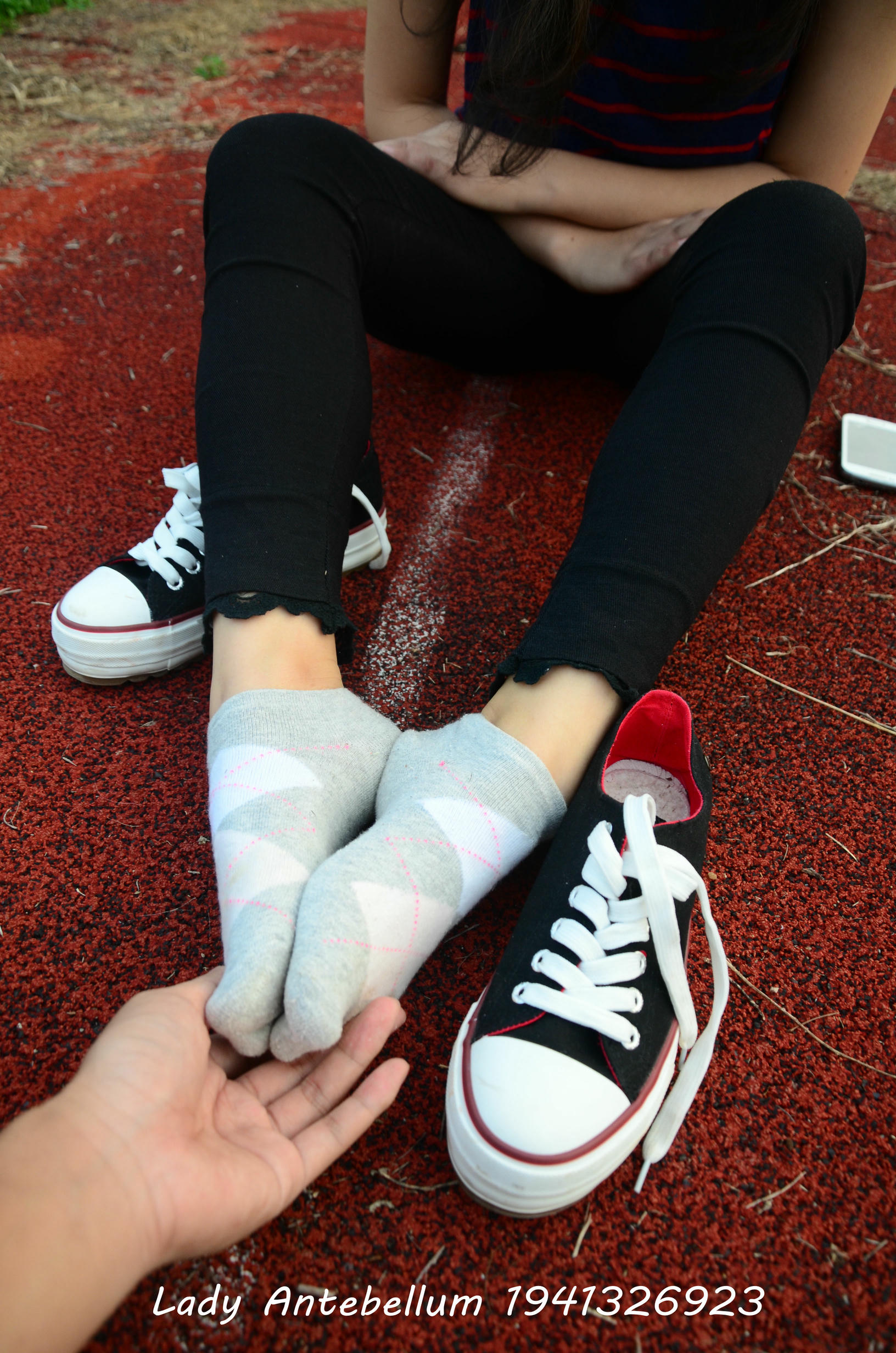 [战前女神] 恋足美腿棉袜女神级摄影套图 041 [92P-199MB]_第4集