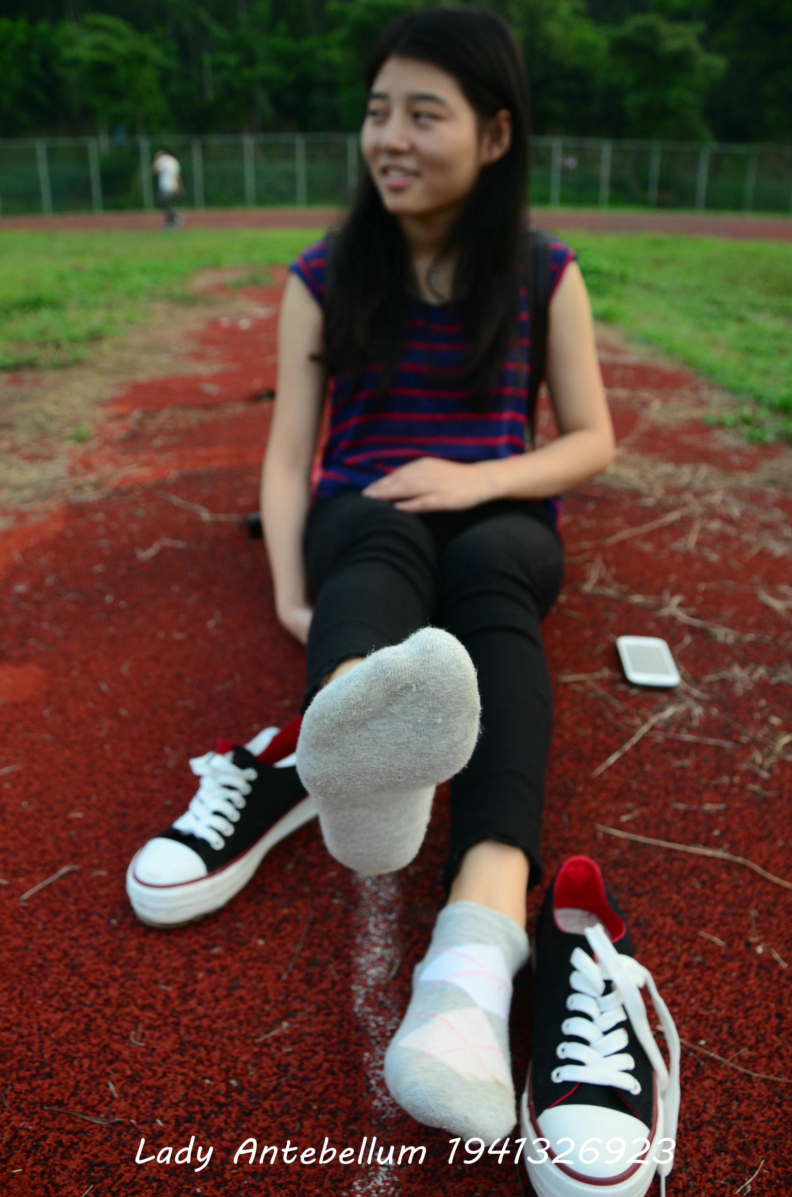 [战前女神] 恋足美腿棉袜女神级摄影套图 041 [92P-199MB]_第4集