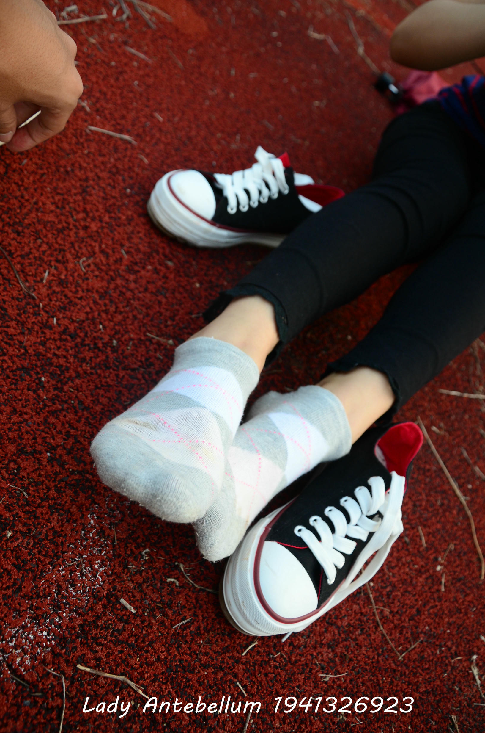 [战前女神] 恋足美腿棉袜女神级摄影套图 041 [92P-199MB]_第4集