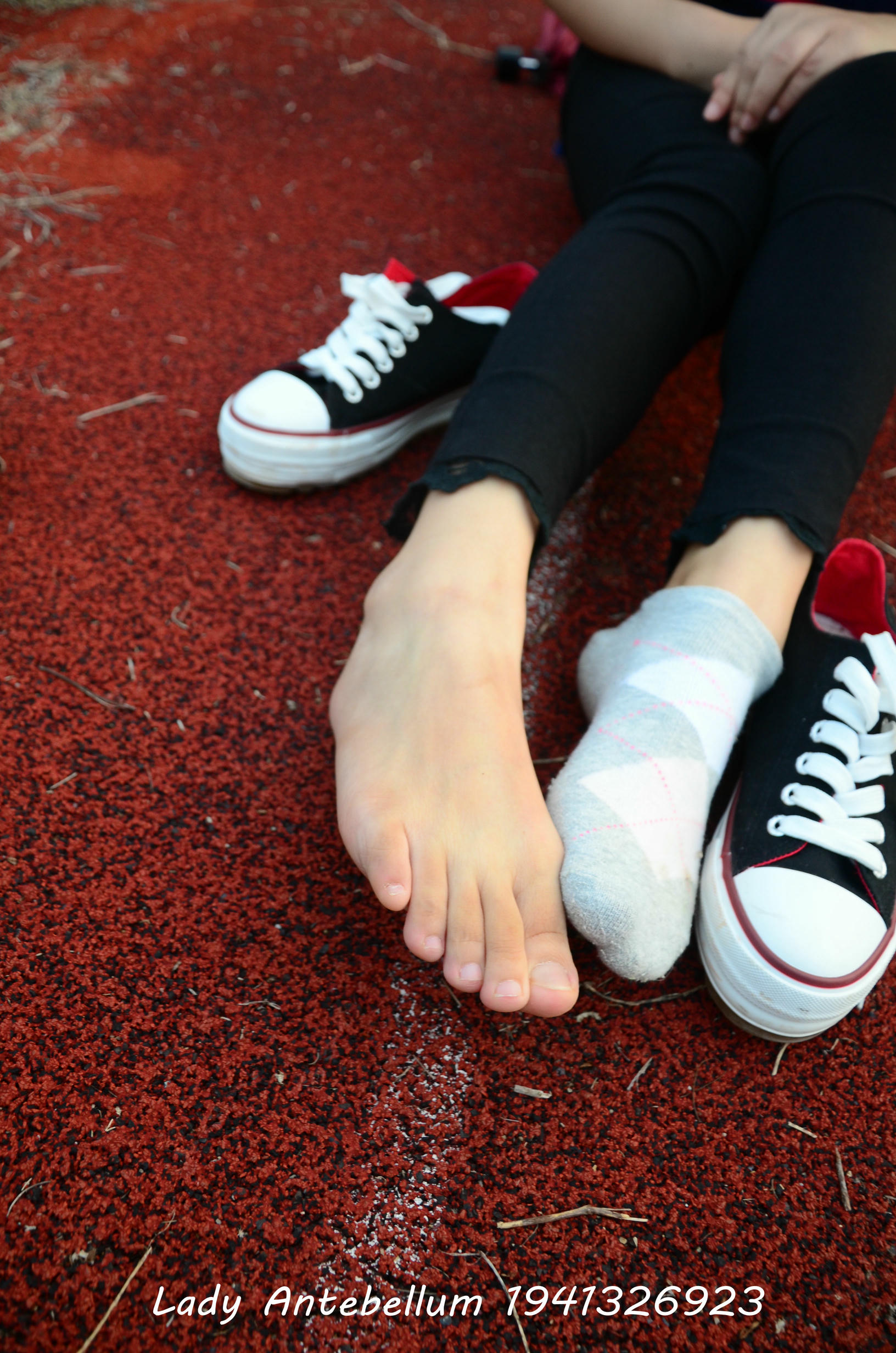 [战前女神] 恋足美腿棉袜女神级摄影套图 041 [92P-199MB]_第4集