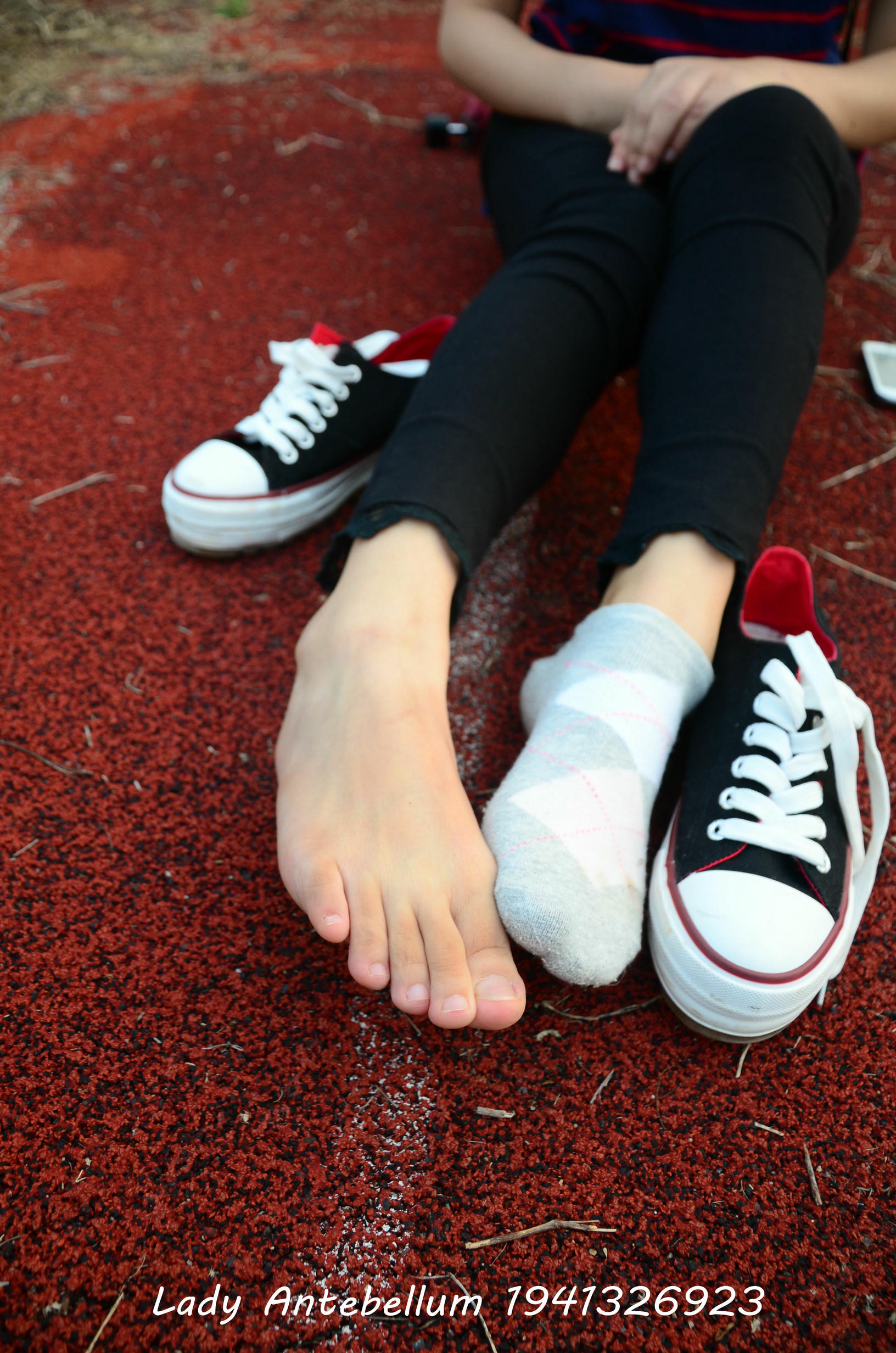 [战前女神] 恋足美腿棉袜女神级摄影套图 041 [92P-199MB]_第5集