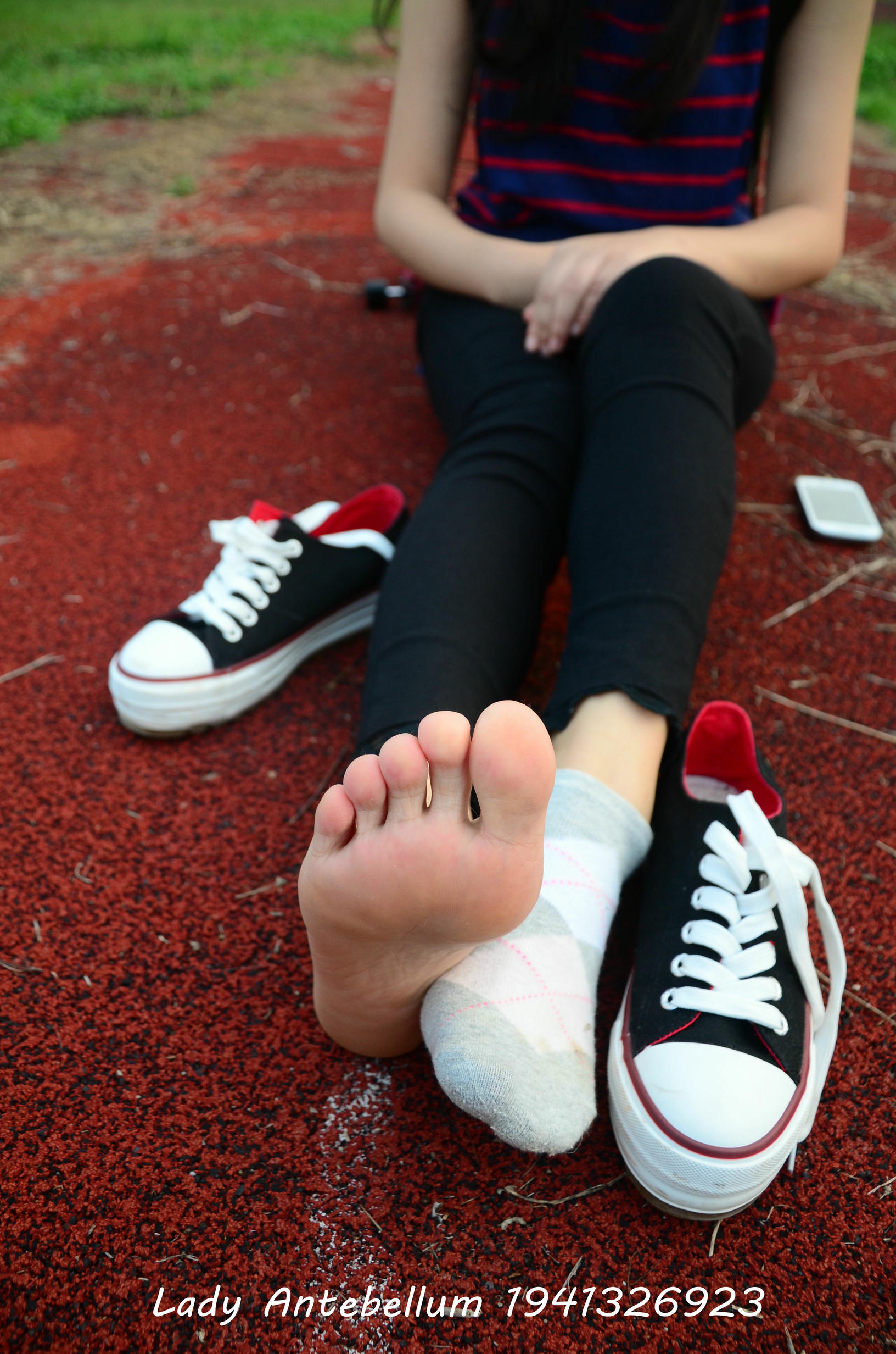 [战前女神] 恋足美腿棉袜女神级摄影套图 041 [92P-199MB]_第5集