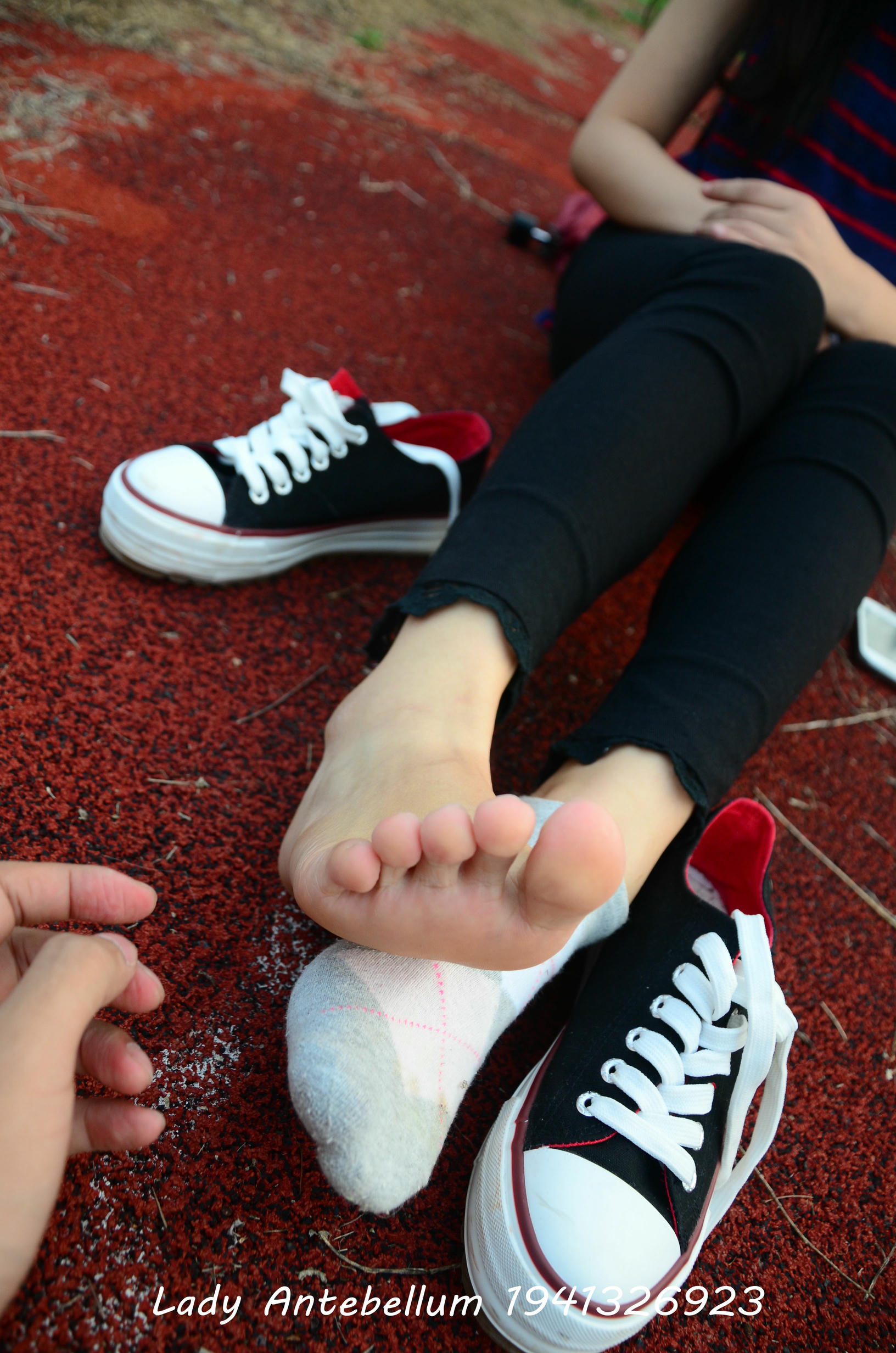 [战前女神] 恋足美腿棉袜女神级摄影套图 041 [92P-199MB]_第5集