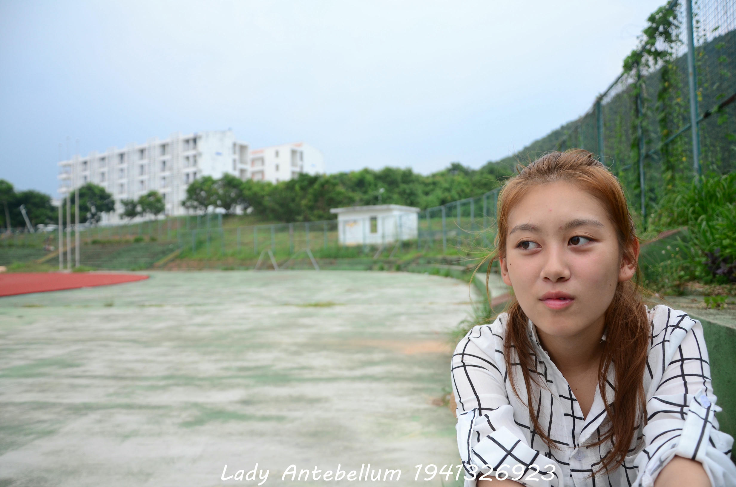 [战前女神] 恋足美腿棉袜女神级摄影套图 042 [100P-168MB]_第1集