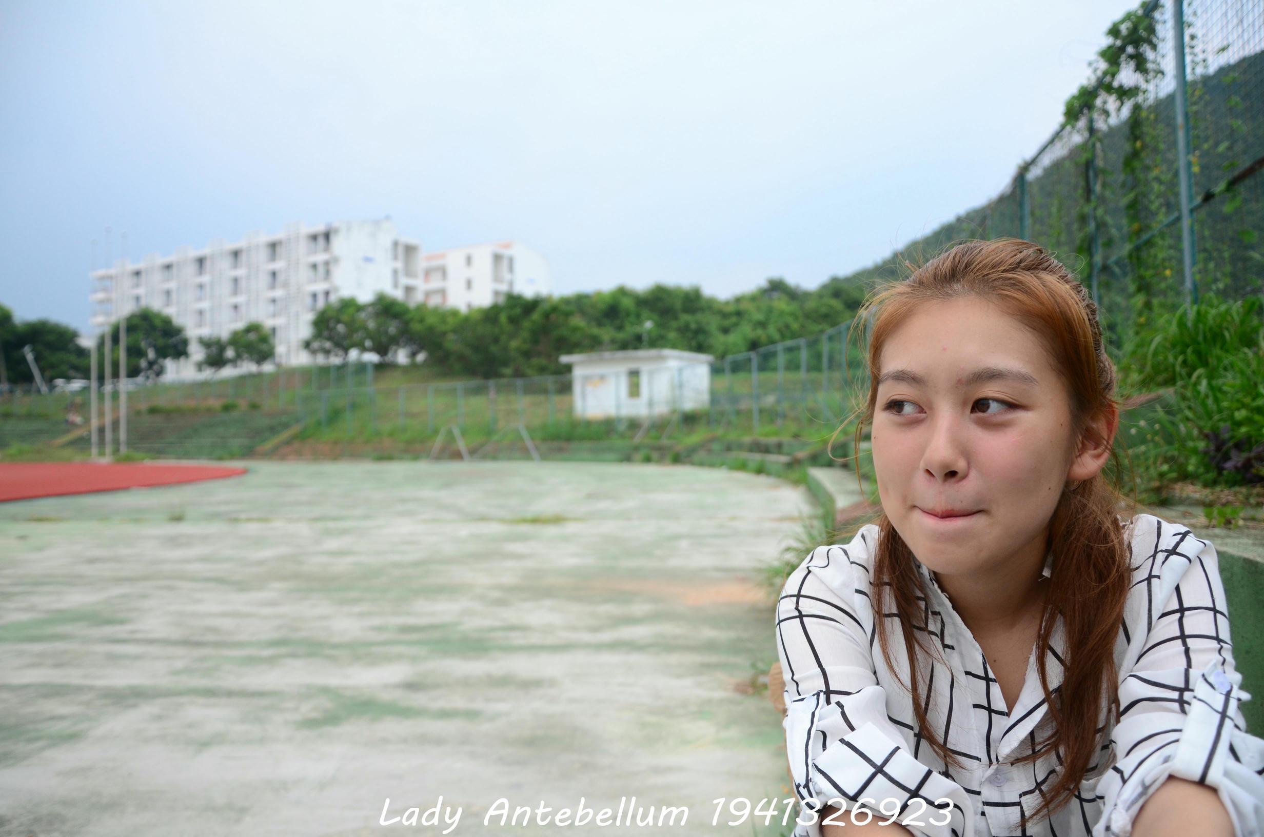 [战前女神] 恋足美腿棉袜女神级摄影套图 042 [100P-168MB]_第1集